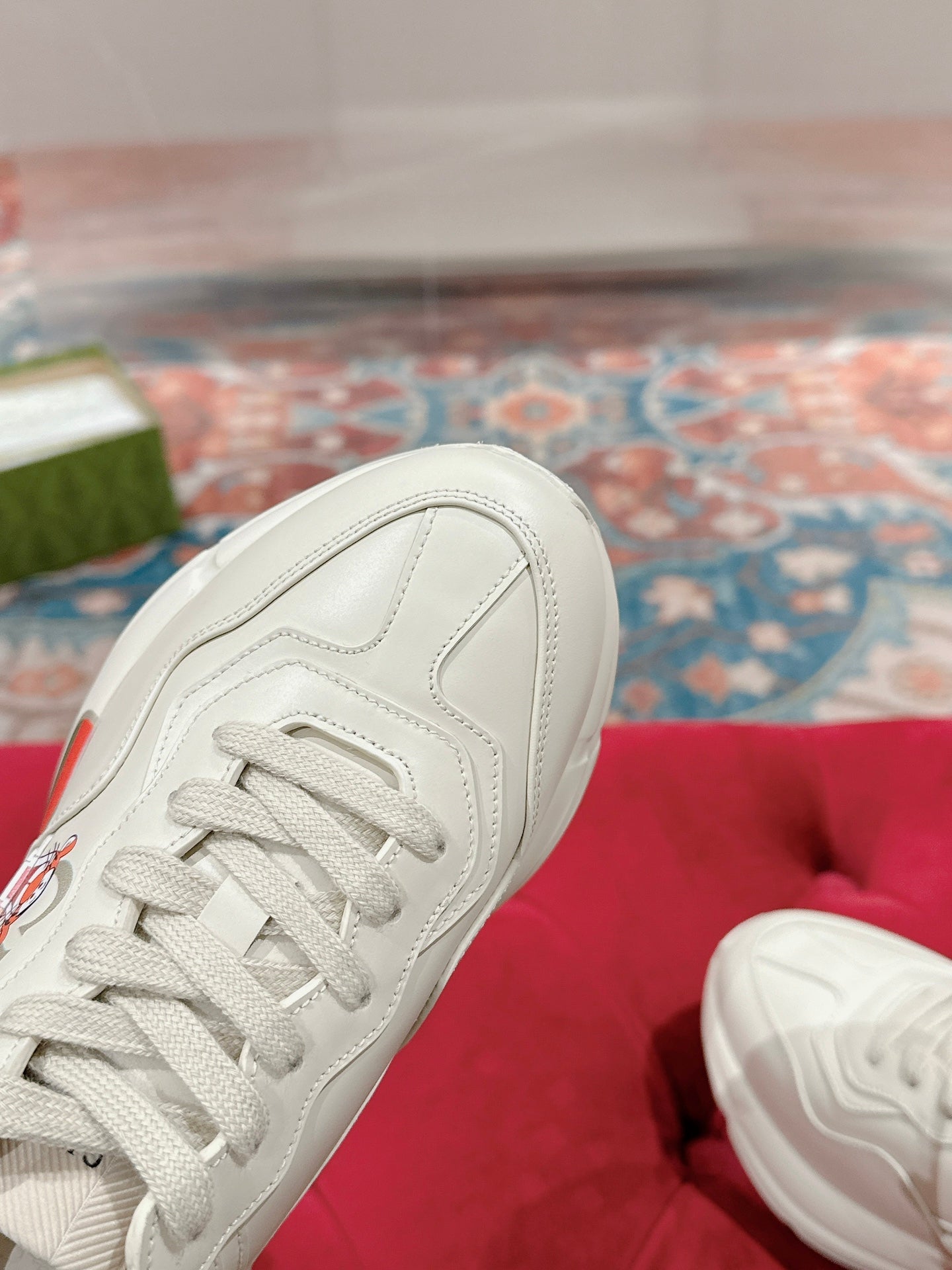 GUCCI RHYTON LOGO TRAINER WHITE CALFSKIN WITH TIGER MOTIF