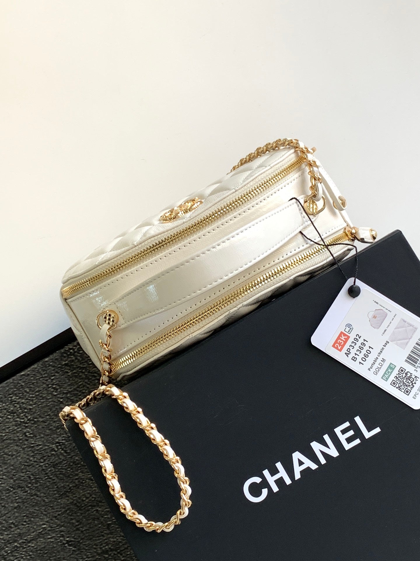 CHANEL CLASSIC MINI 20 CLUTCH WITH STRAP IN GLOSSY WHITE CALFSKIN