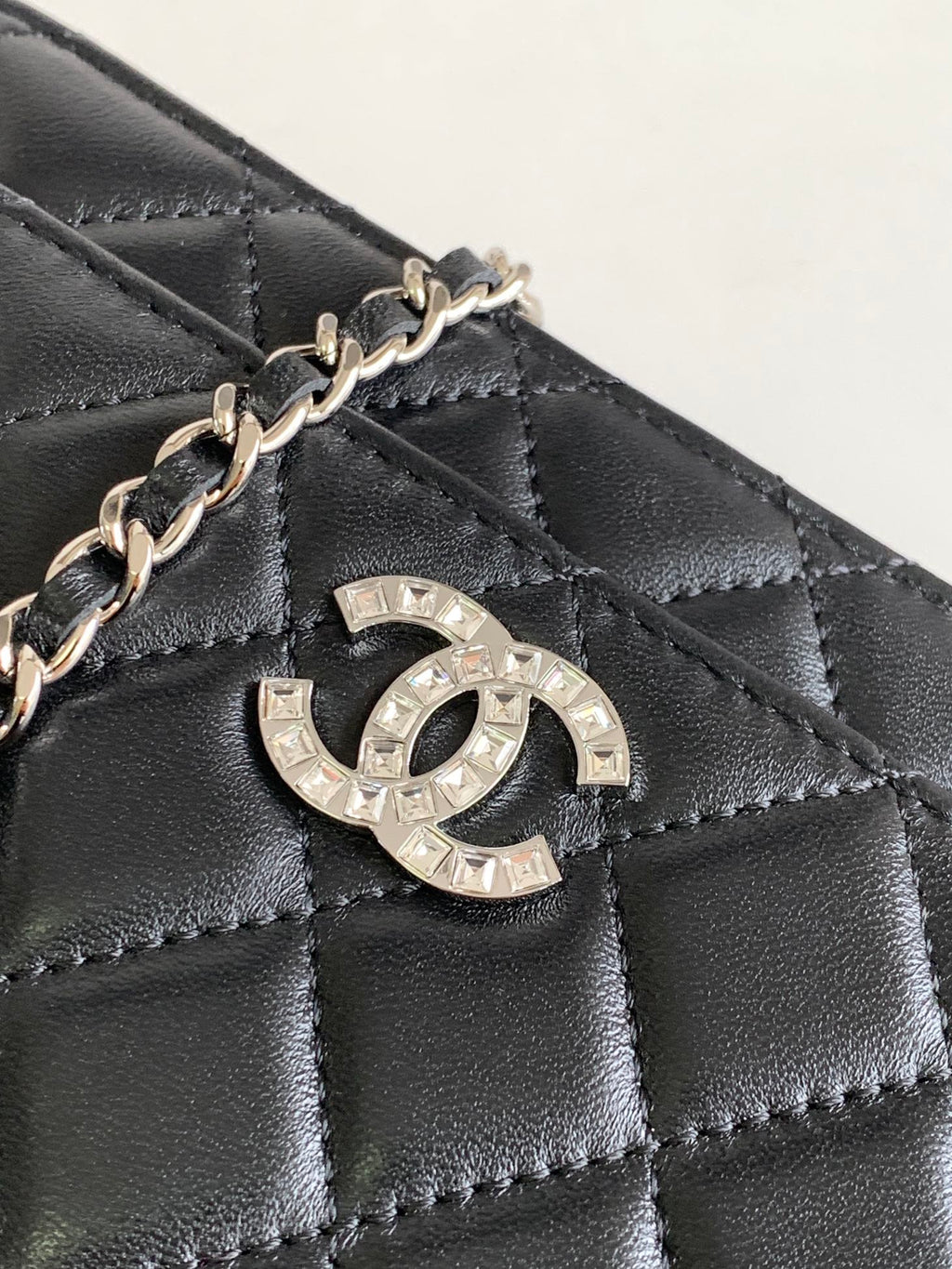 CHANEL WOC 19 BAG IN BLACK CALFSKIN WITH SILVER LOGO
