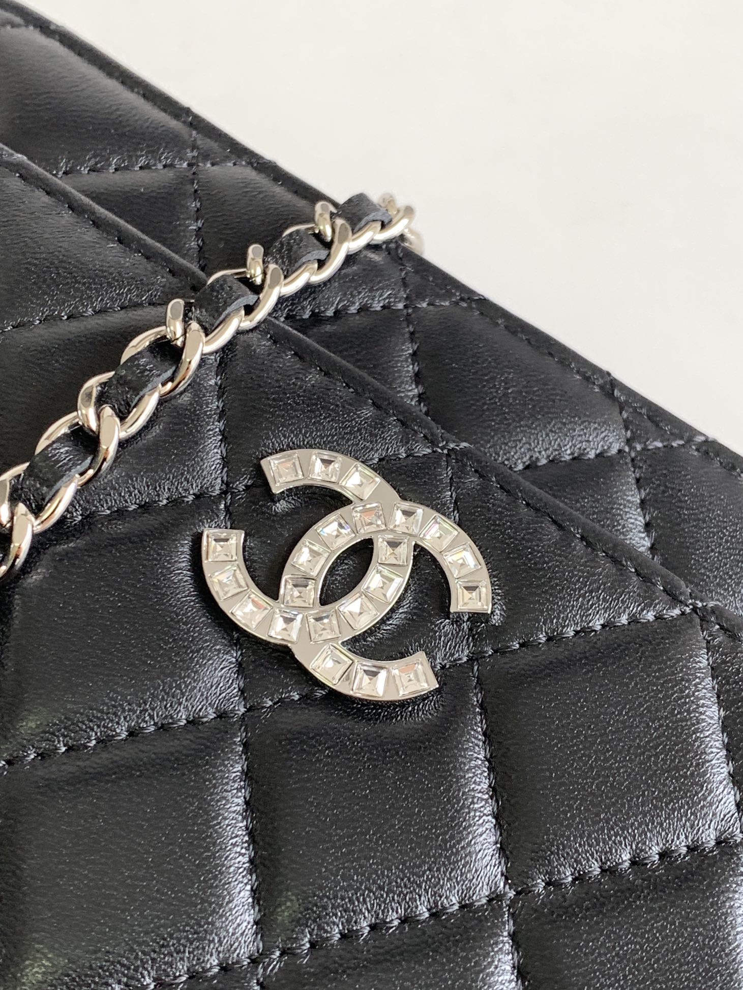 CHANEL WOC 19 BAG IN BLACK CALFSKIN WITH SILVER LOGO