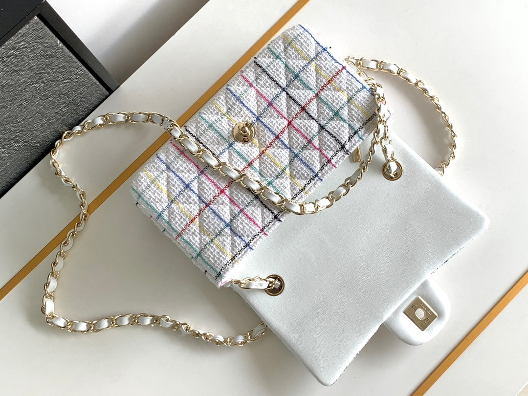 CHANEL MEDIUM 25 FLAP BAG IN WHITE WOOL TWEED
