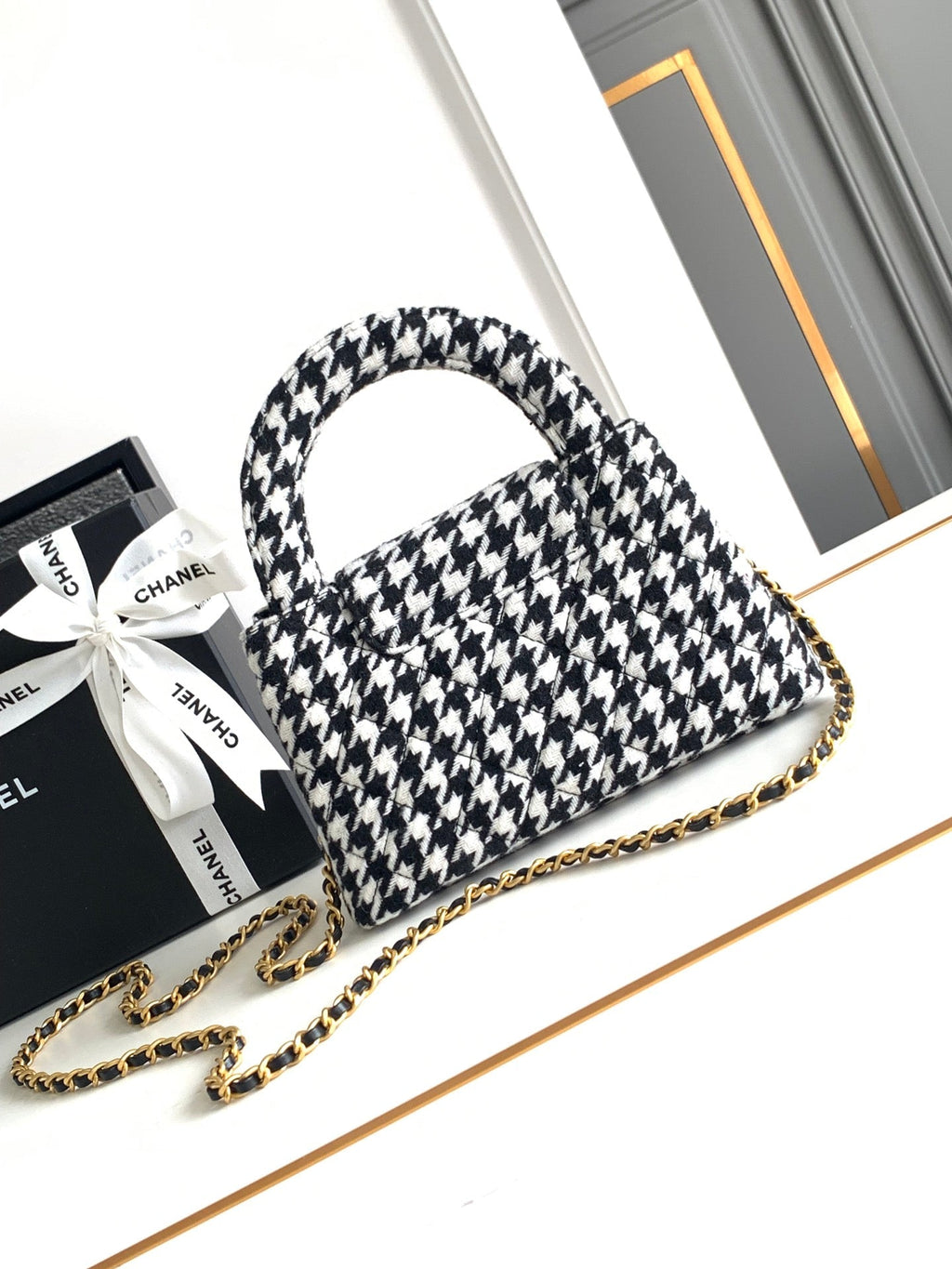 CHANEL SMALL 20 KELLY SHOPPER BLACK MIX WHITE TWEED BRUSHED GOLD HARDWARE