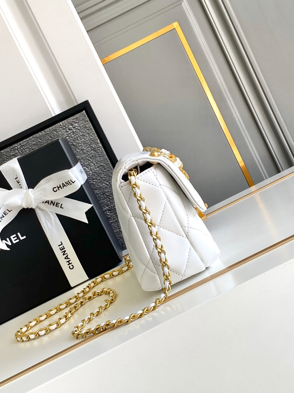 CHANEL MINI 20 FLAP BAG IN WHITE LAMBSKIN GOLD HARDWARE