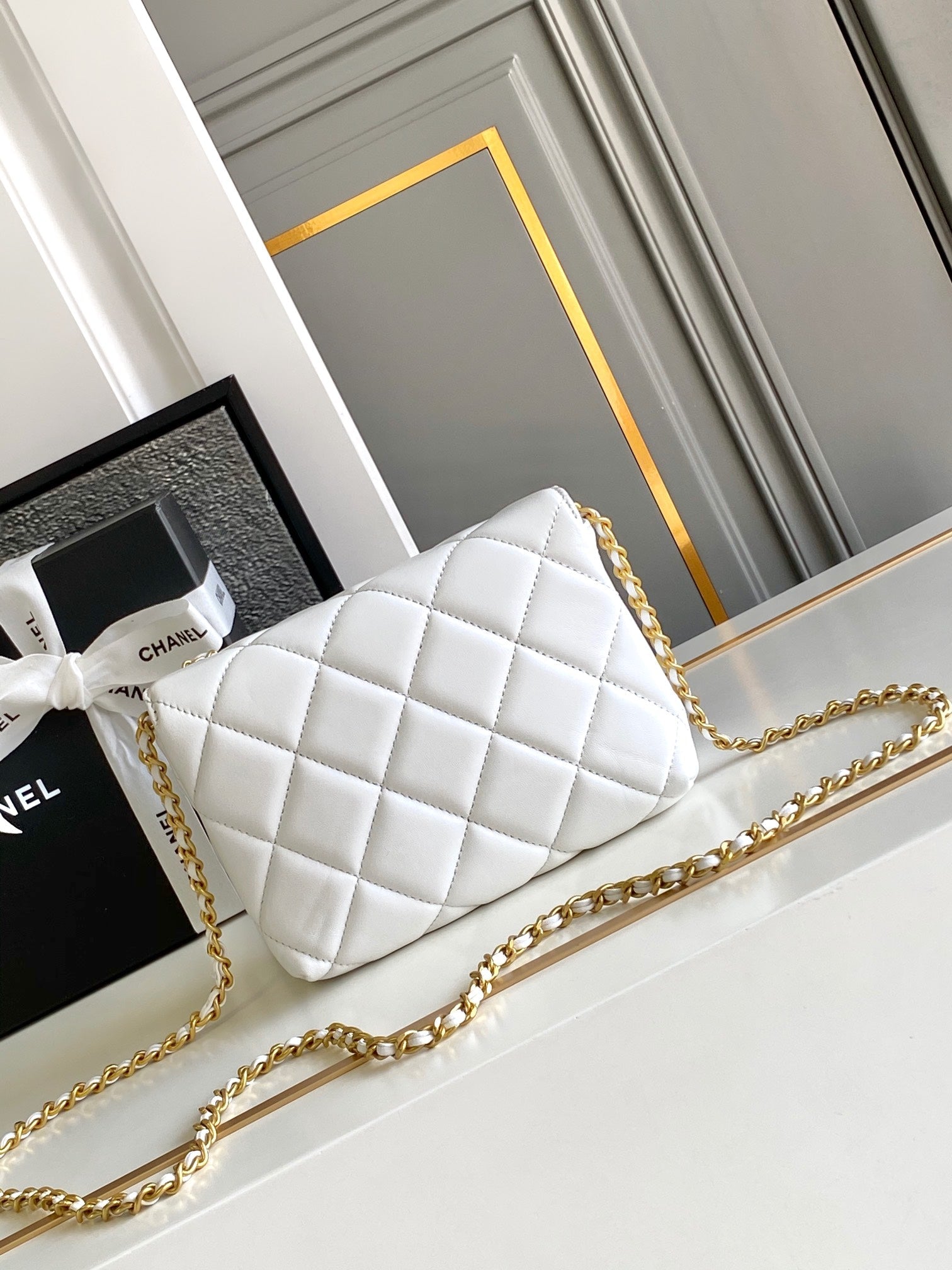 CHANEL MINI 20 FLAP BAG IN WHITE LAMBSKIN GOLD HARDWARE
