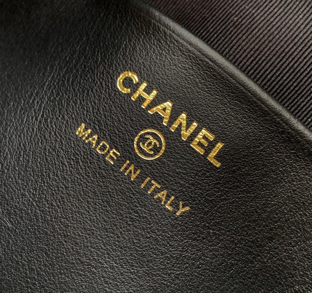 CHANEL MINI 19 CLUTCH WITH STRAP IN BLACK CALFSKIN