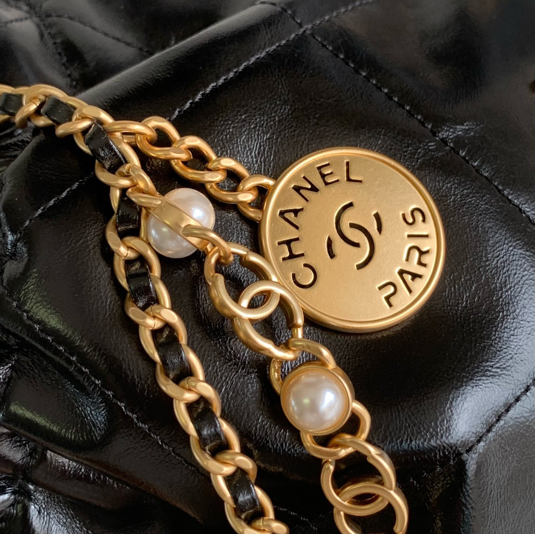 CHANEL MINI 20 BAG IN BLACK SHINNY CALFSKIN WITH GOLD METAL