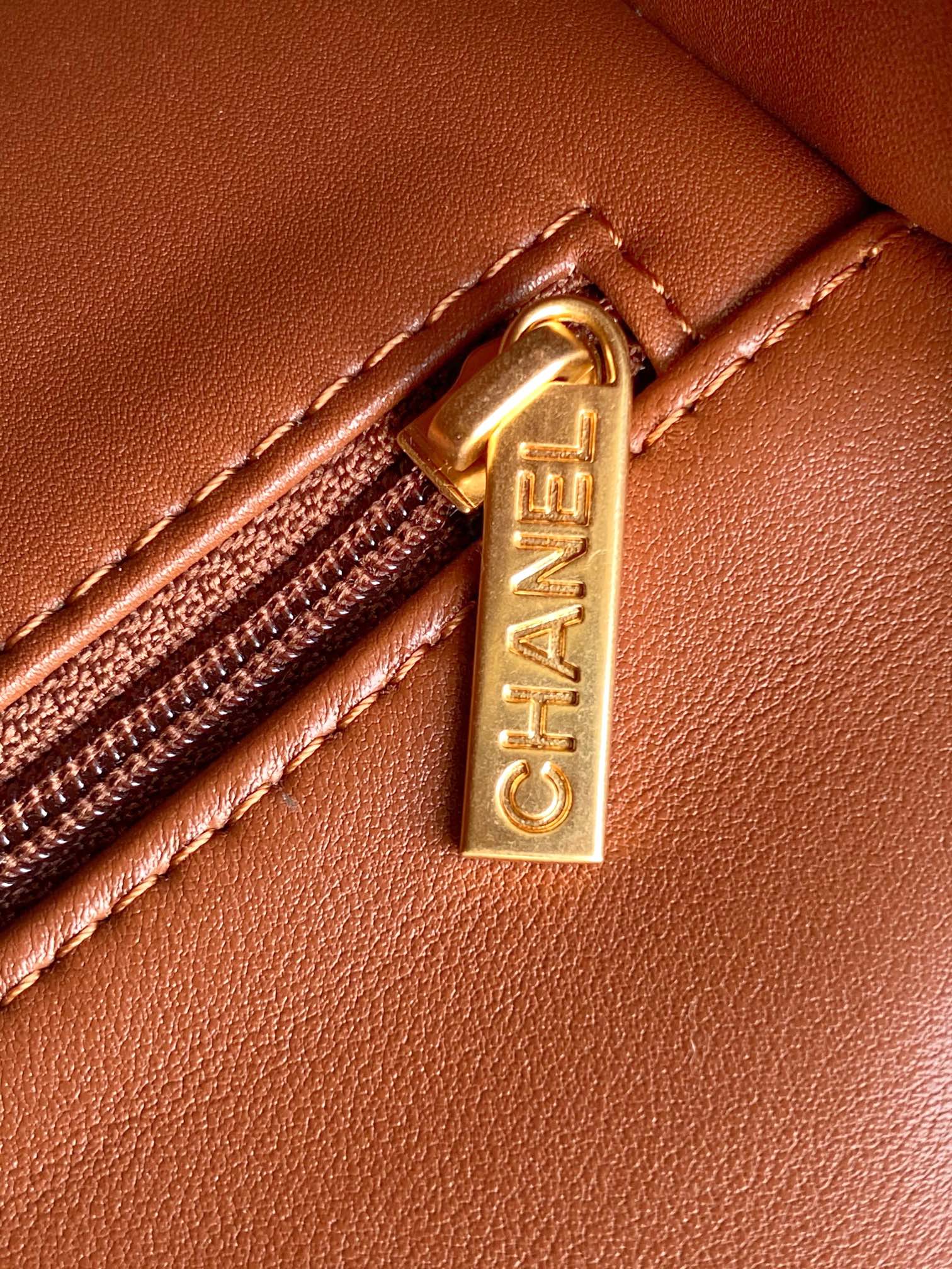 CHANEL 25S FLAP BAG 18 CM IN BROWN WOOL AND LAMBSKIN