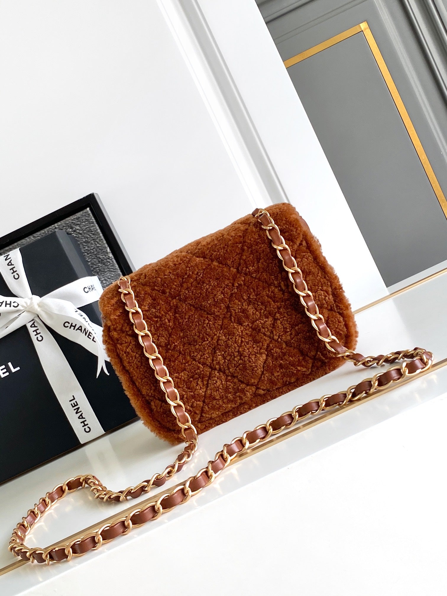 CHANEL 25S FLAP BAG 18 CM IN BROWN WOOL AND LAMBSKIN