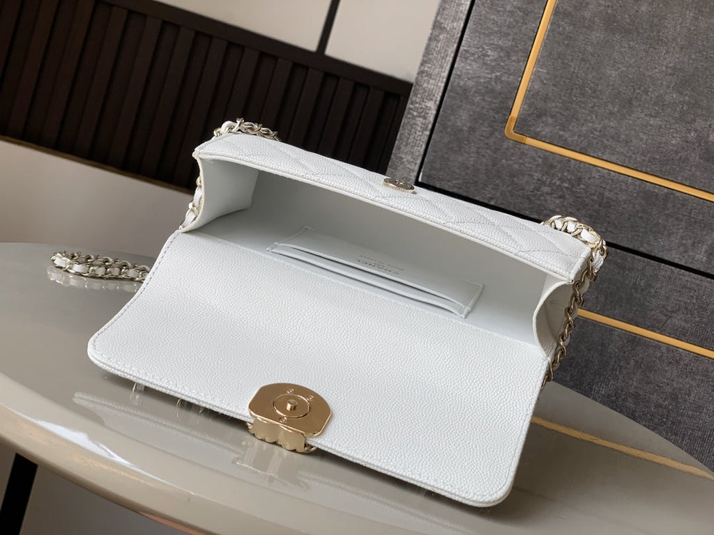 CHANEL 25S KELLY BAG 18 IN WHITE CAVIAR LEATHER WITH GOLD HARDWARE