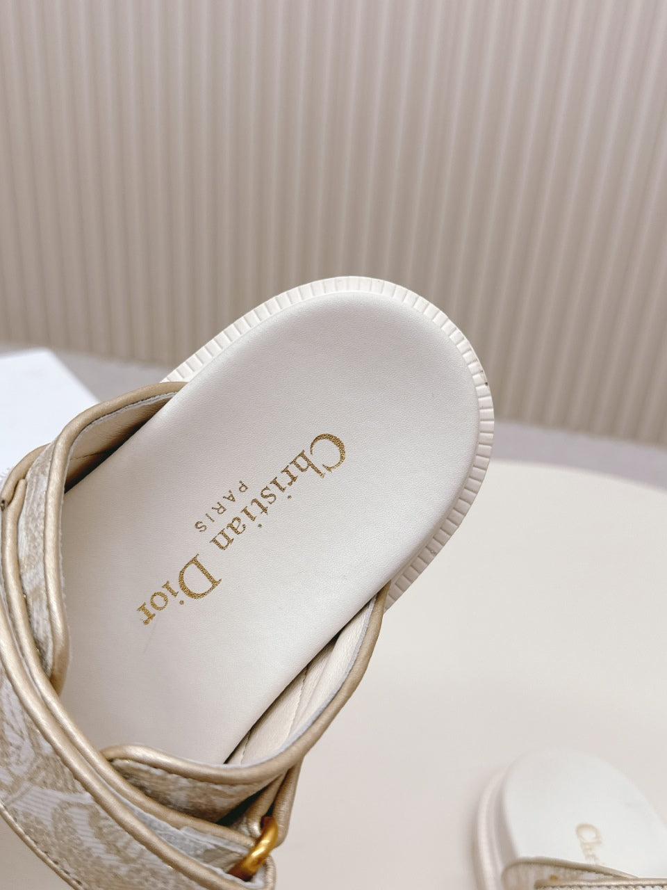 DIOR CLASSIC DOUBLE-STRAP SLIDES 25S IN WHITE MIX BEIGE FABRIC AND CALFSKIN