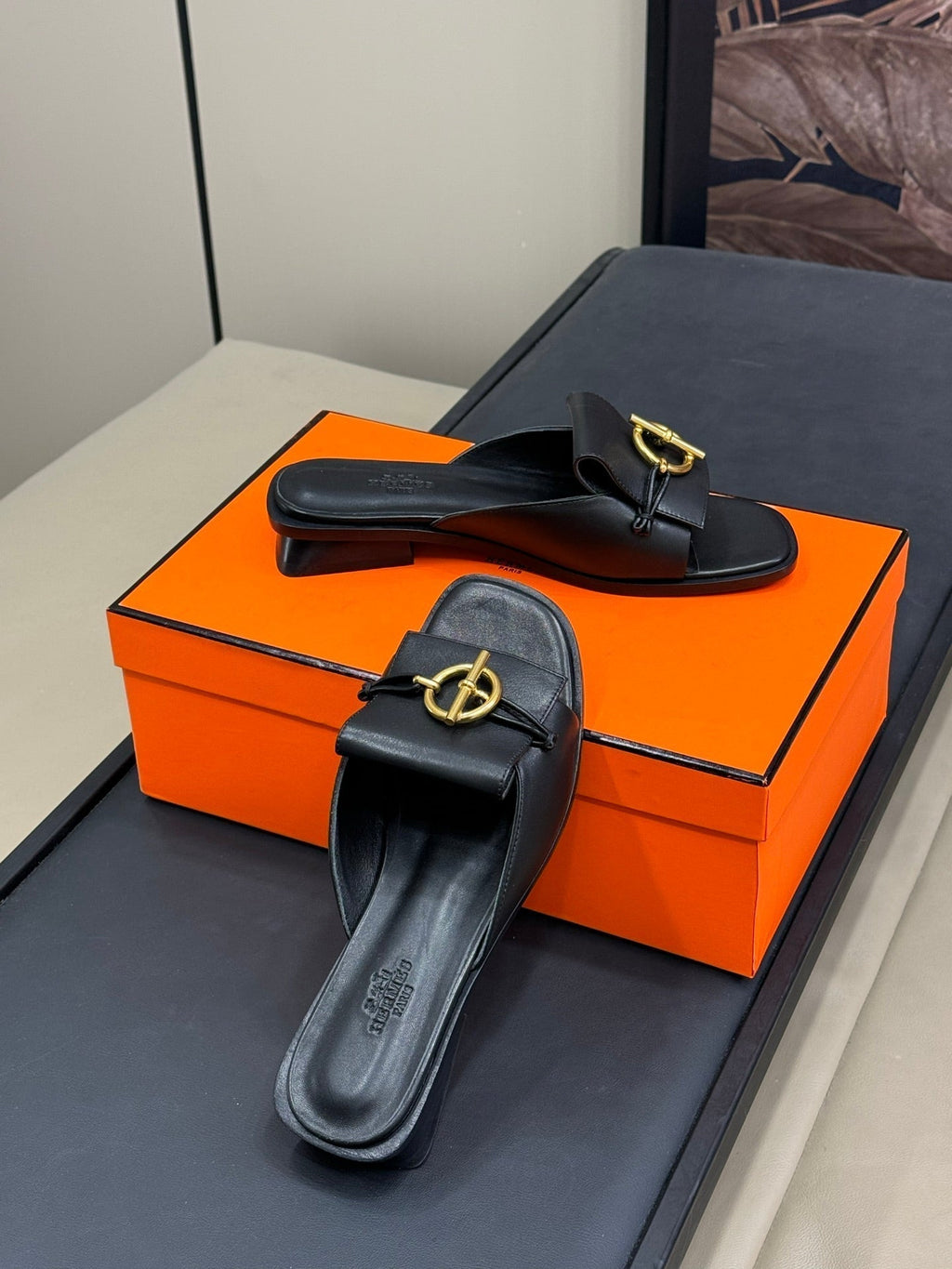 HERMES ISLE SANDAL IN BLACK CALFSKIN