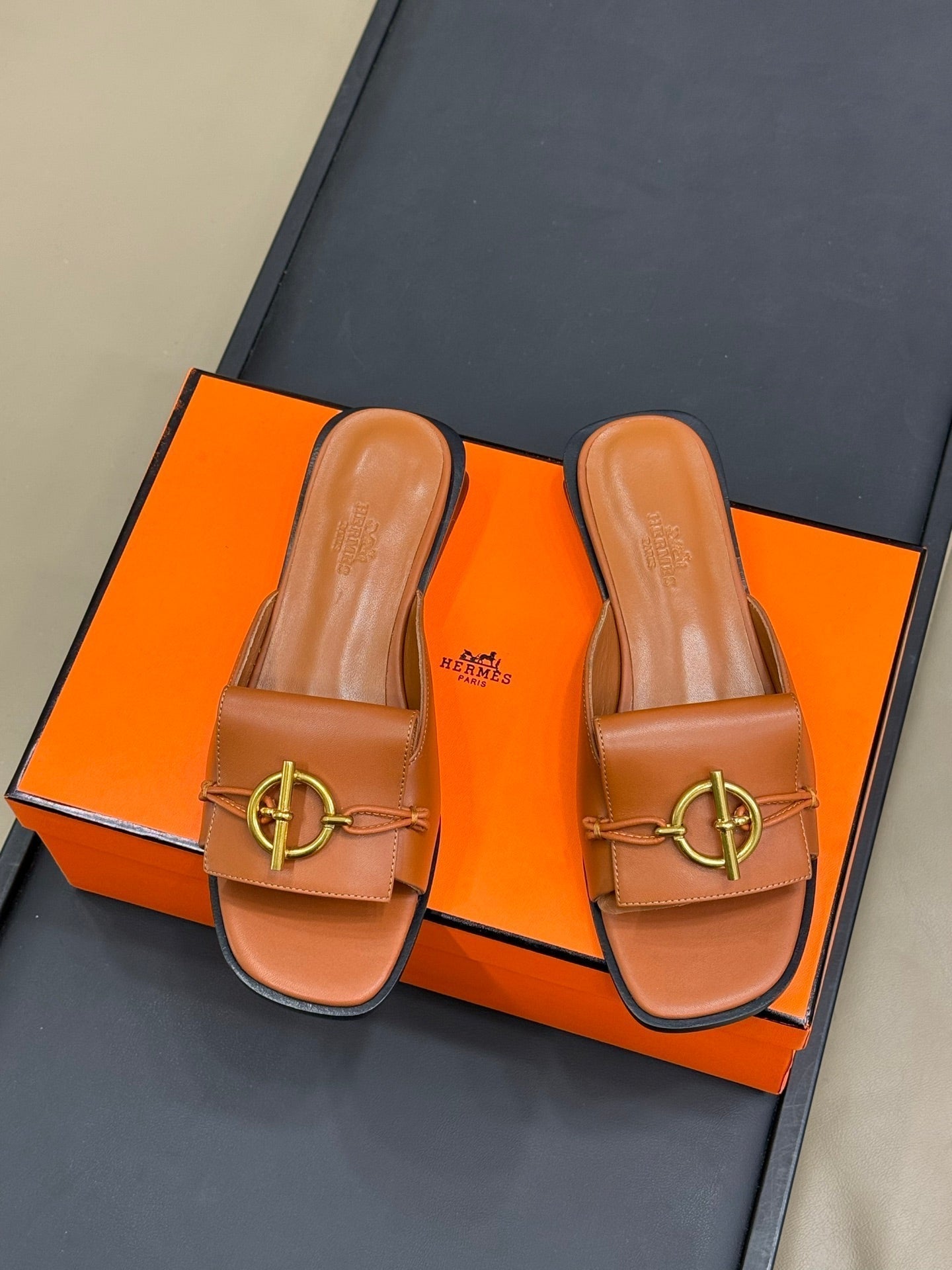 HERMES ISLE SANDAL IN BRONZE BROWN CALFSKIN