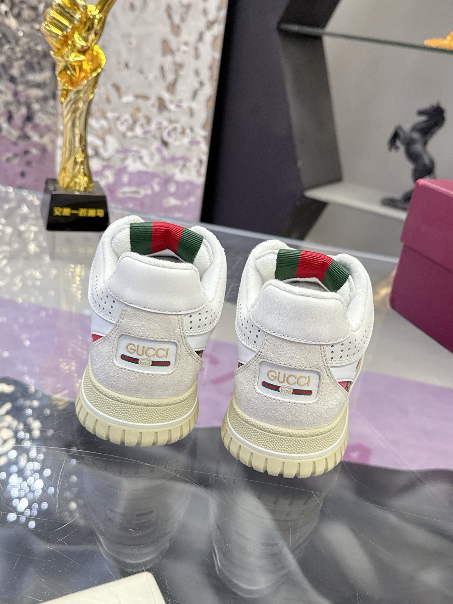 GUCCI 26S SNEAKER IN WHITE AND RED CALFSKIN