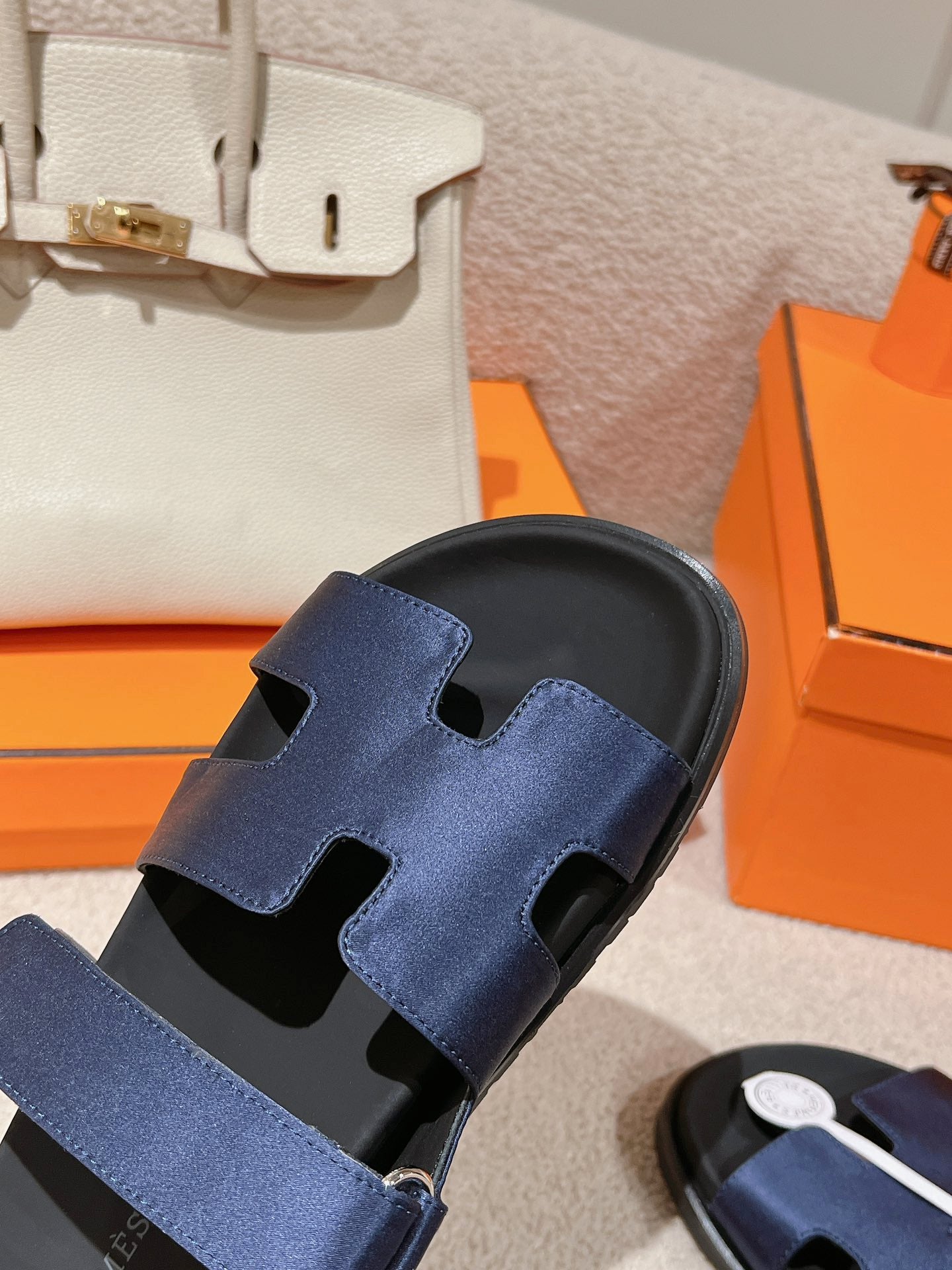 HERMES CHYPRE SANDAL BLACK MIX LIGHT BERRY CALFSKIN