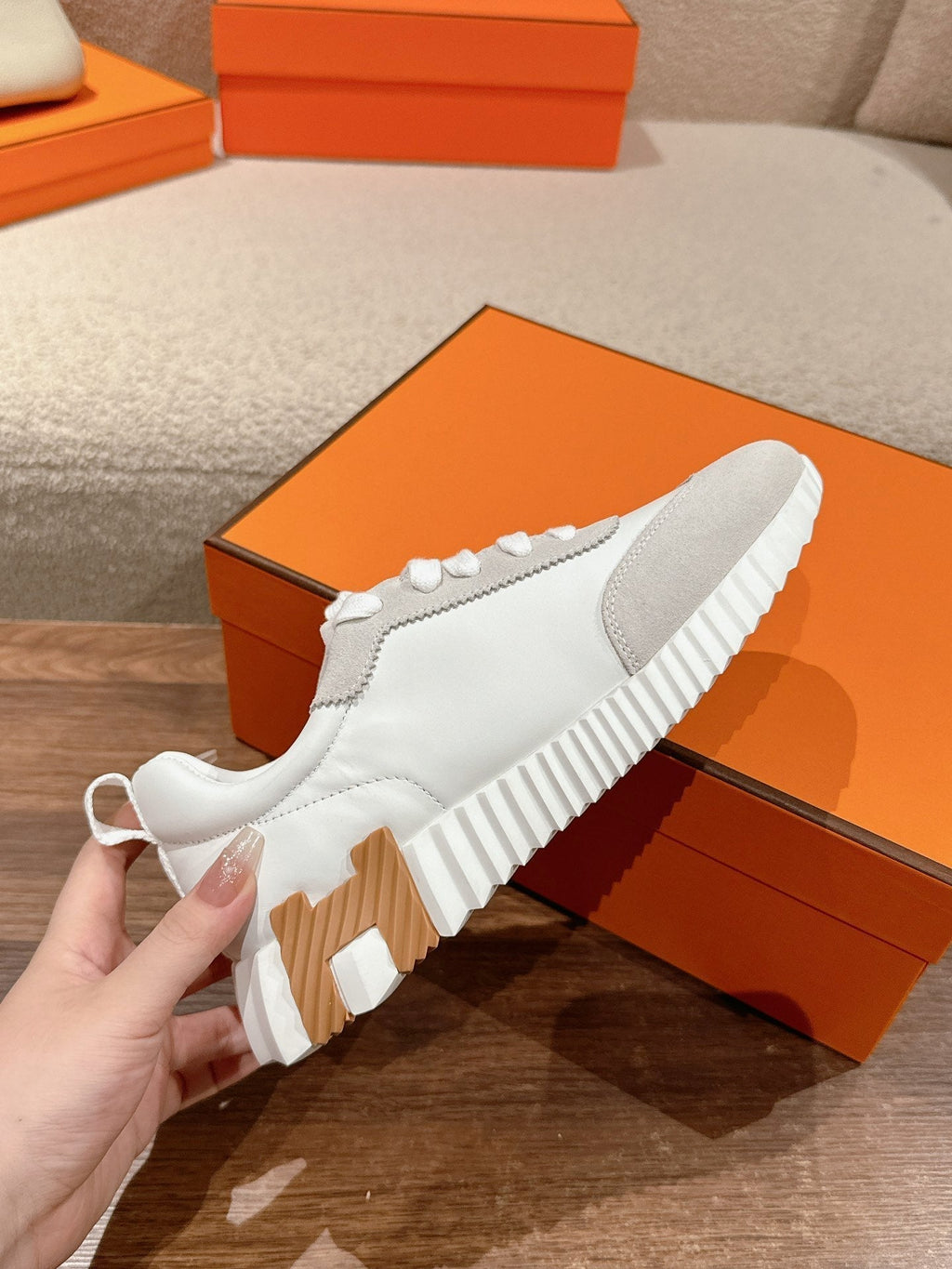 HERMES MAINLAND SNEAKER IN PALE GRAY SUEDE AND WHITE CALFSKIN 959308