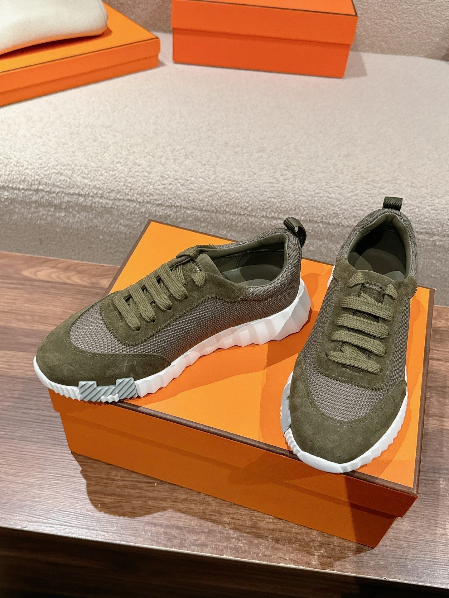 HERMES MAINLAND SNEAKER IN ARMY GREEN SUEDE AND BREATHABLE MESH FABRIC