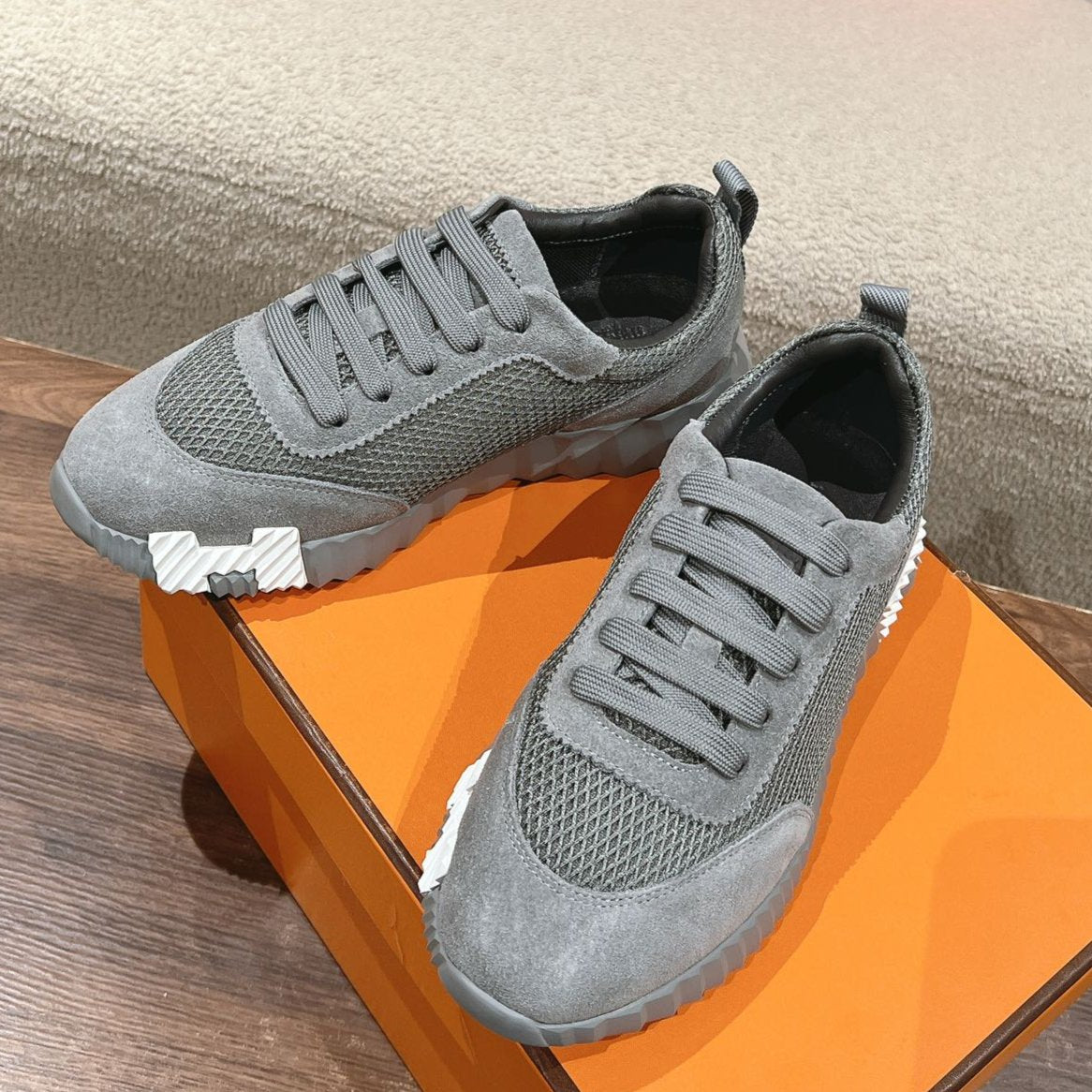 HERMES MAINLAND SNEAKER IN MOUSE GRAY SUEDE AND BREATHABLE MESH FABRIC