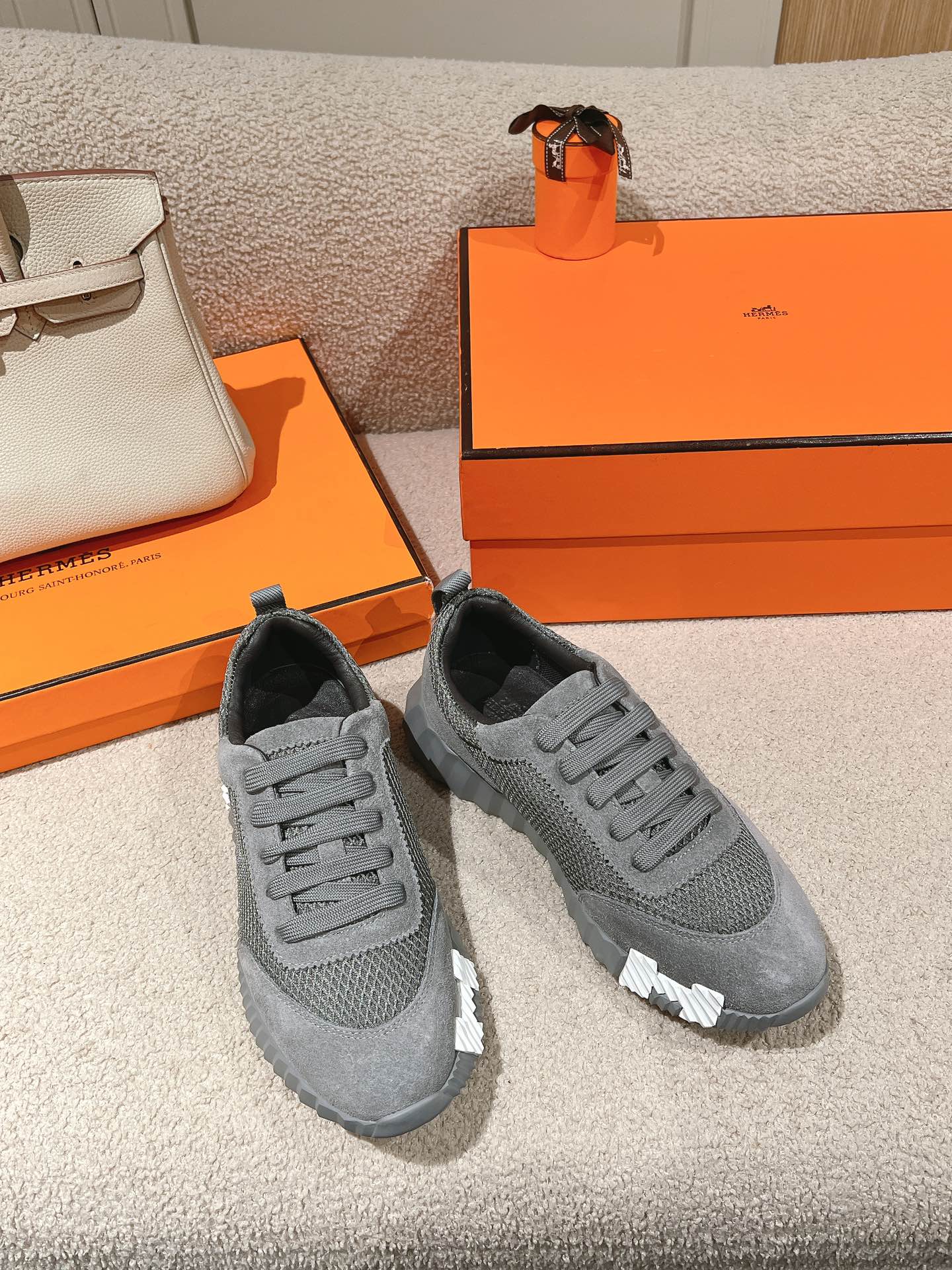 HERMES MAINLAND SNEAKER IN MOUSE GRAY SUEDE AND BREATHABLE MESH FABRIC