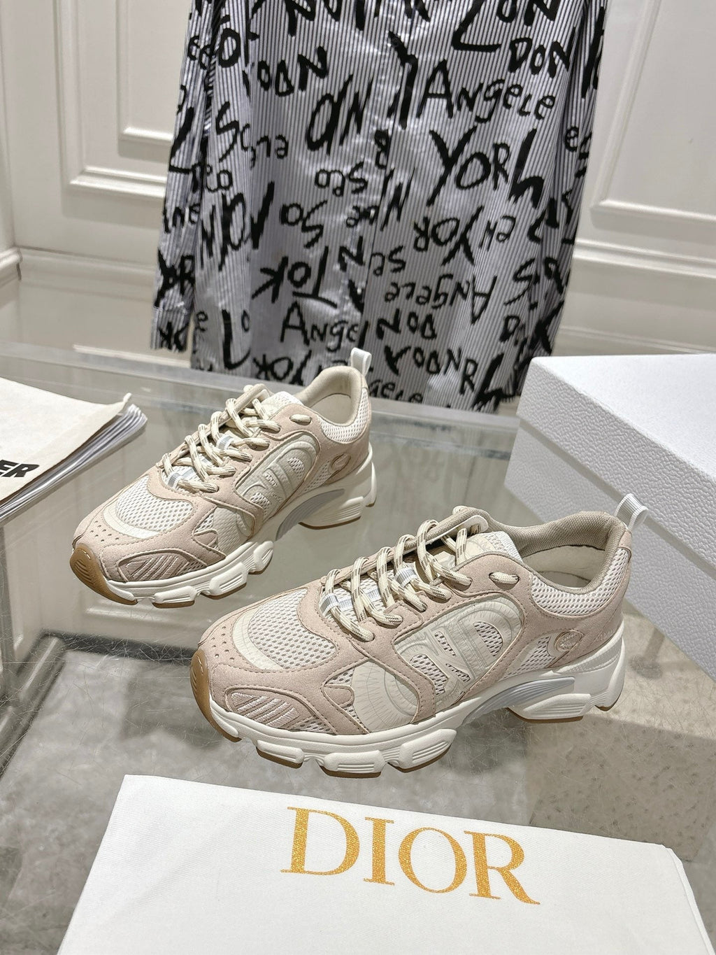 DIOR 25S CHRONO SNEAKER 45MM IN MESH WITH WHITE AND NUDE PINK CALFSKIN