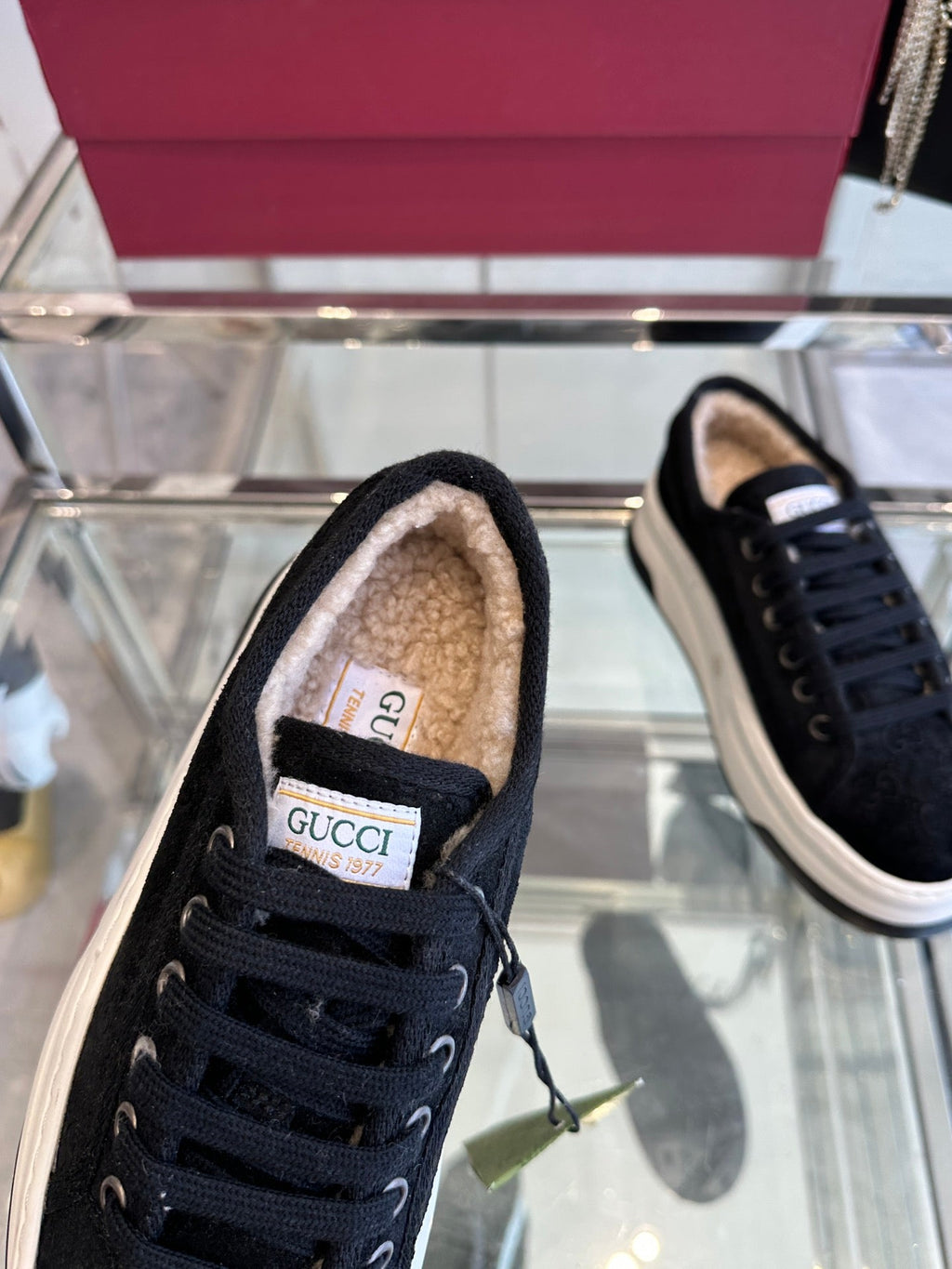 GUCCI SNEAKER IN BLACK CANVAS WITH BEIGE FLEECE LINING