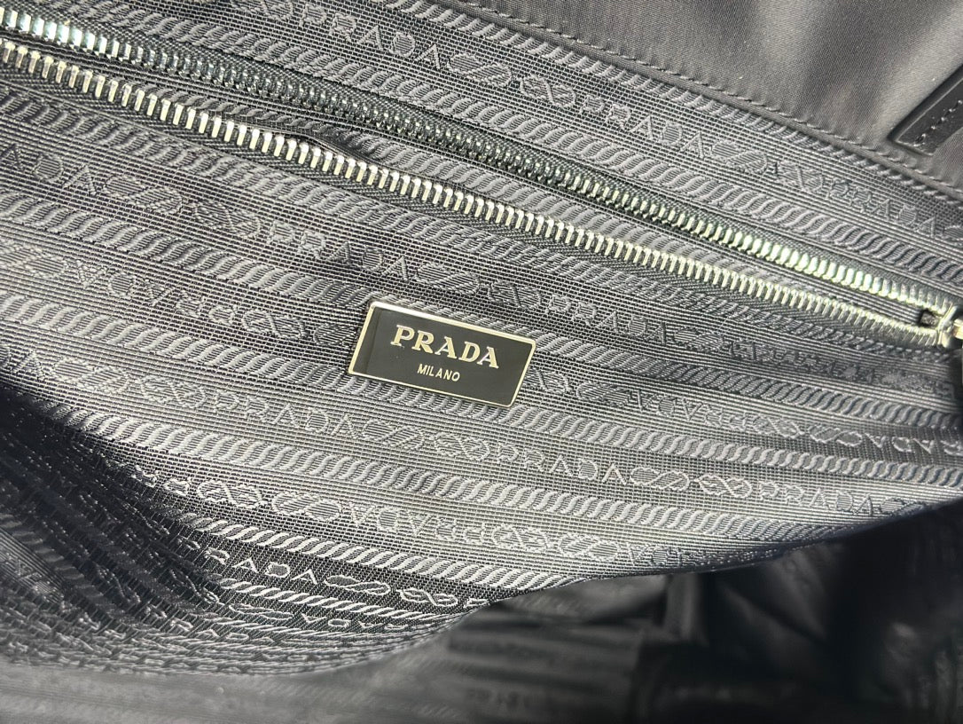 PRADA MEDIUM SHOPPING BAG 40 IN BLACK RE-NYLON FABRIC