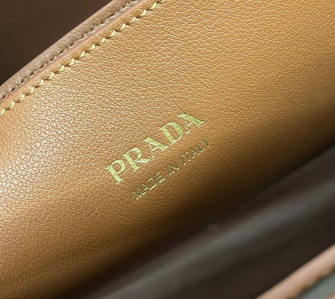 PRADA 25S BUCKLE MEDIUM HANDBAG 35 IN RK CARAMEL CALFSKIN GOLD HARDWRE