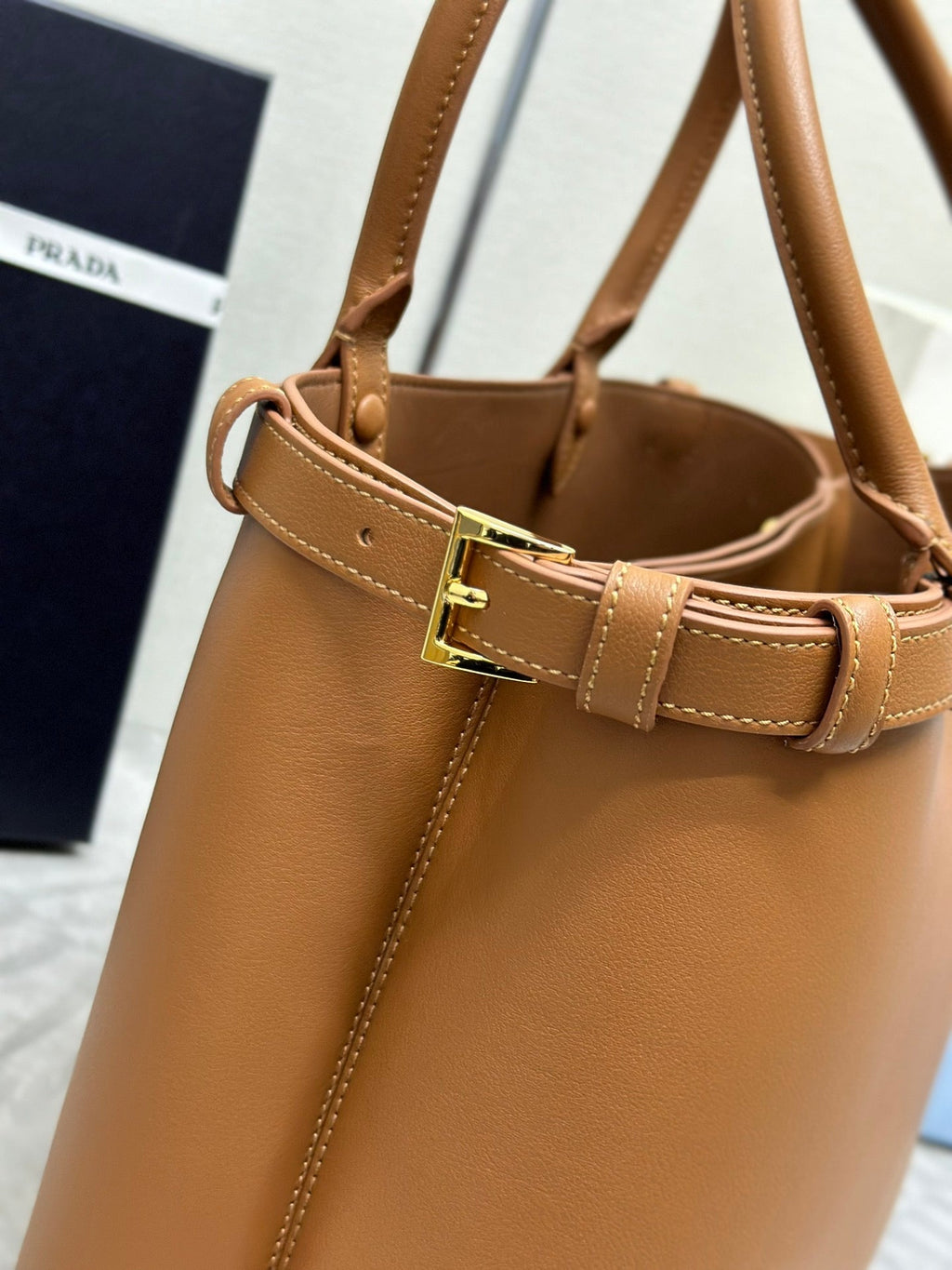PRADA 25S BUCKLE MEDIUM HANDBAG 35 IN RK CARAMEL CALFSKIN GOLD HARDWRE