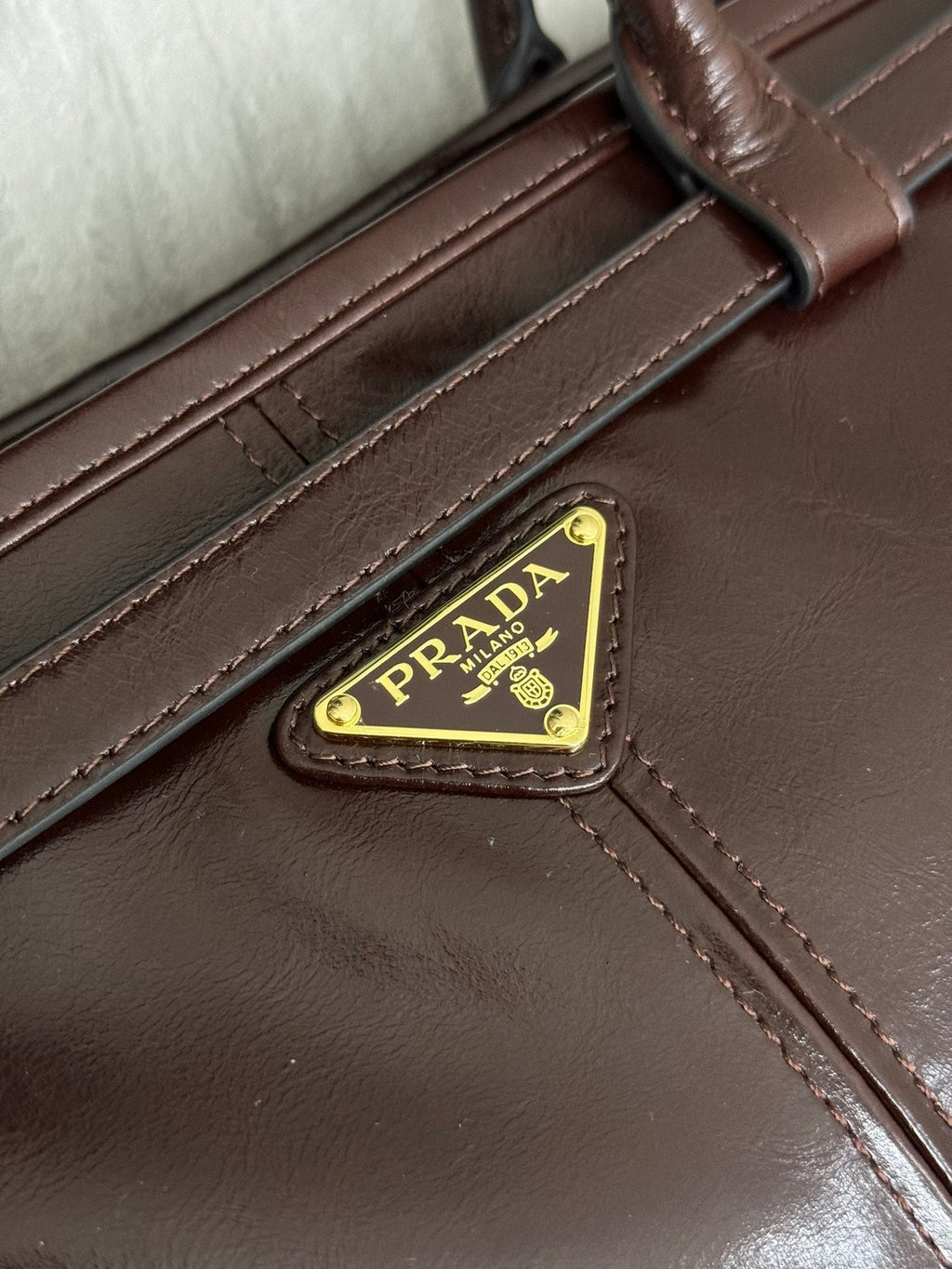 PRADA 25S BONNIE EXTRA-LARGE 42 IN RK BROWN GLOSSY CALFSKIN GOLD HARDWRE