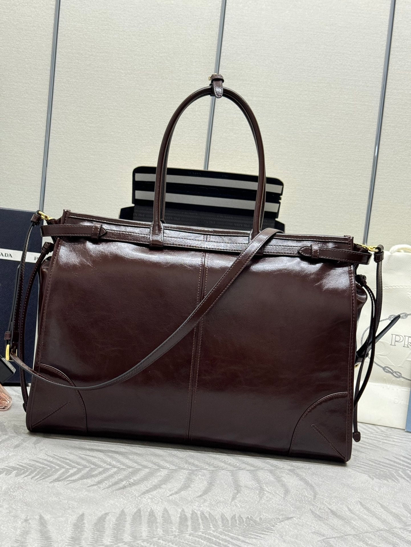 PRADA 25S BONNIE EXTRA-LARGE 42 IN RK BROWN GLOSSY CALFSKIN GOLD HARDWRE
