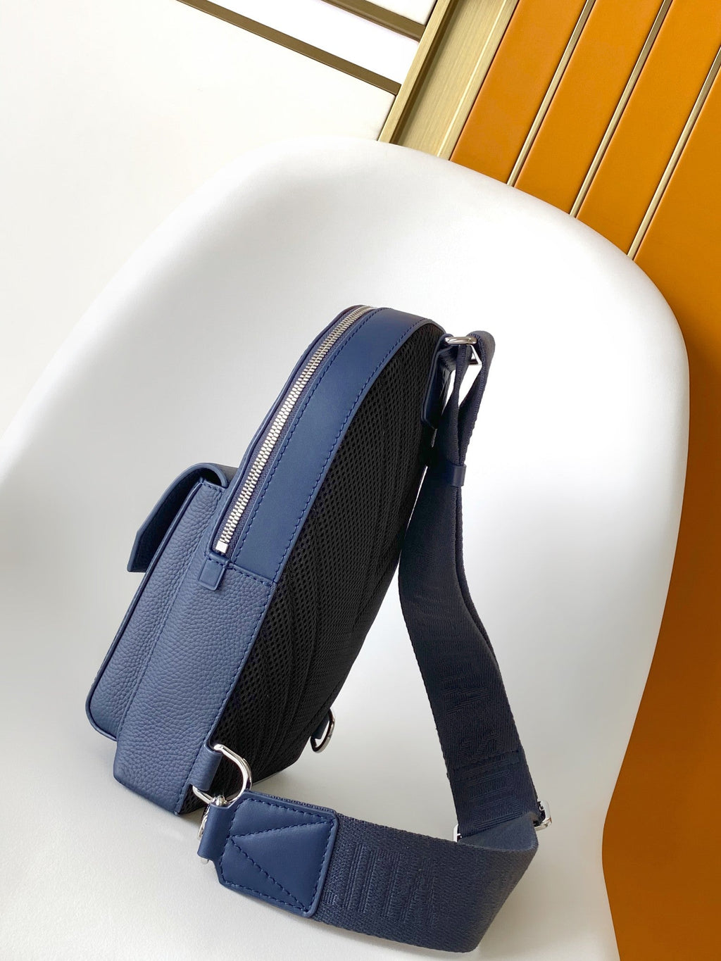 LOUIS VUITTON PILOT CROSSBAG 30 IN NAVY BLUE CALFSKIN