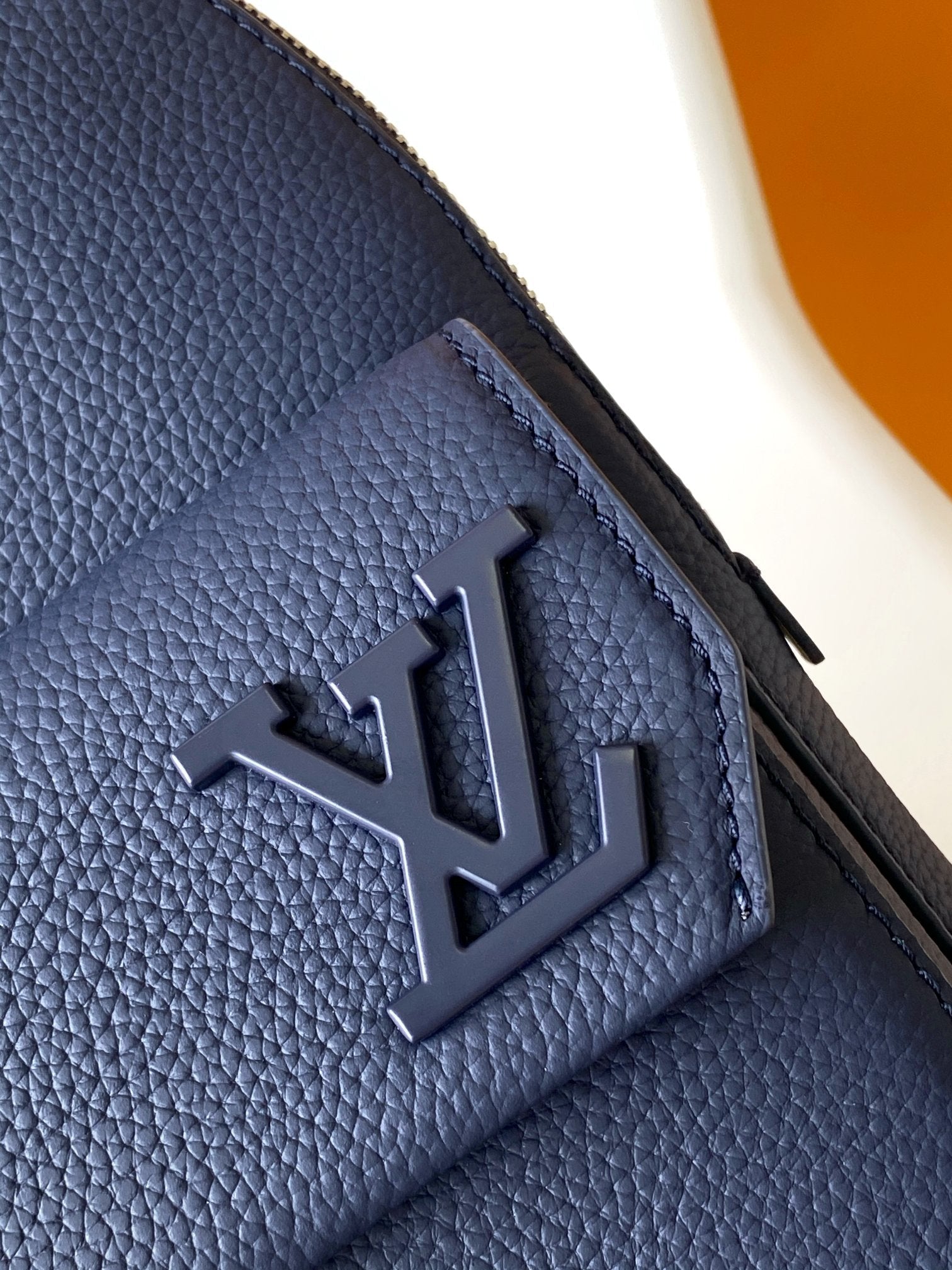 LOUIS VUITTON PILOT CROSSBAG 30 IN NAVY BLUE CALFSKIN
