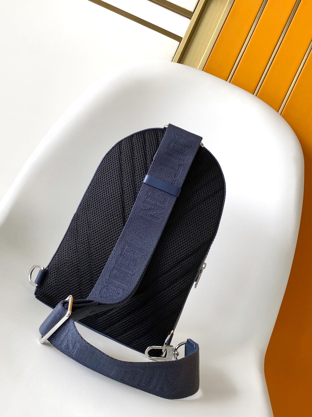 LOUIS VUITTON PILOT CROSSBAG 30 IN NAVY BLUE CALFSKIN