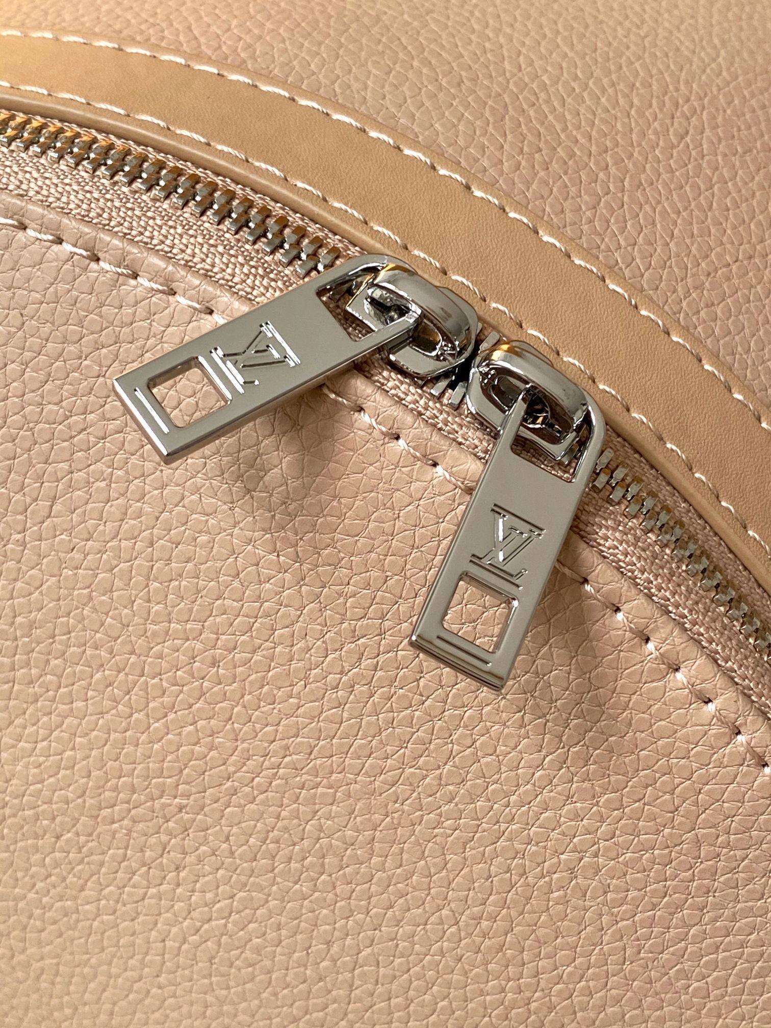 LOUIS VUITTON LV 25S TAKEOFF BACKPACK 43 IN BEIGE CALFSKIN