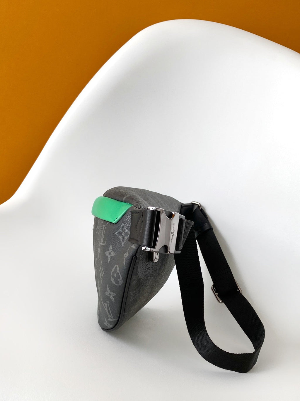 LOUIS VUITTON LV 25S DISCOVERY BUMBAG 44 IN BLACK NEON JADE MONOGRAM ECLIPSE CANVAS AND CALFSKIN