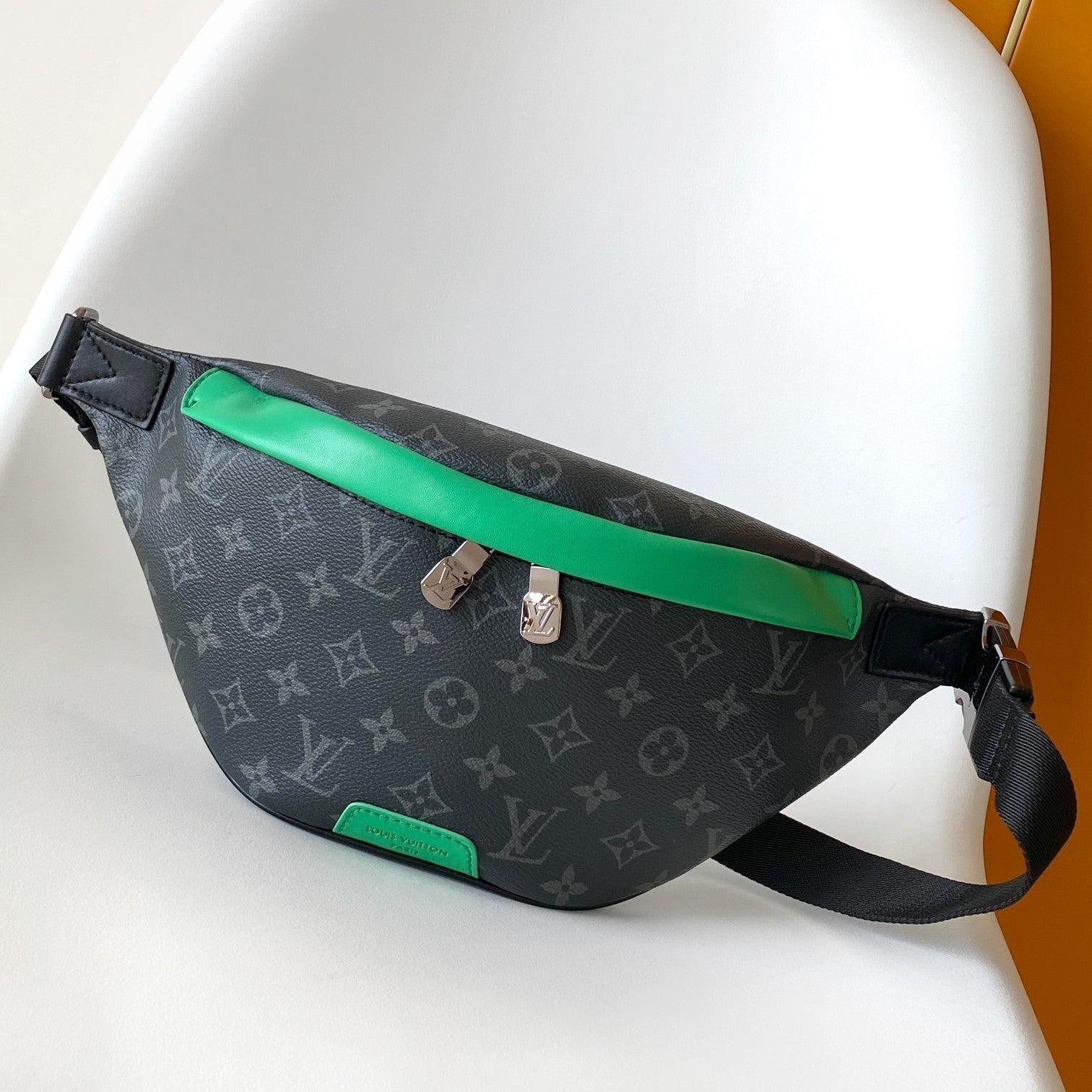 LOUIS VUITTON LV 25S DISCOVERY BUMBAG 44 IN BLACK NEON JADE MONOGRAM ECLIPSE CANVAS AND CALFSKIN