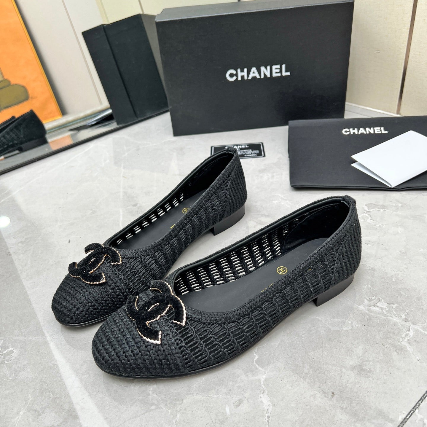 CHANEL BALLET FLAT 10 MM IN BLACK RAFFIA