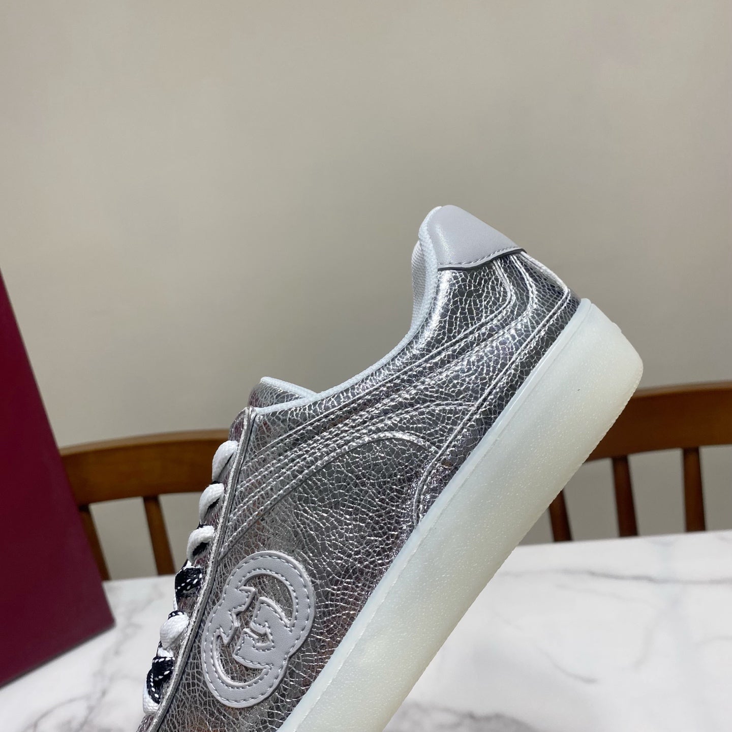 GUCCI 26S SNEAKER IN SILVER CALFSKIN