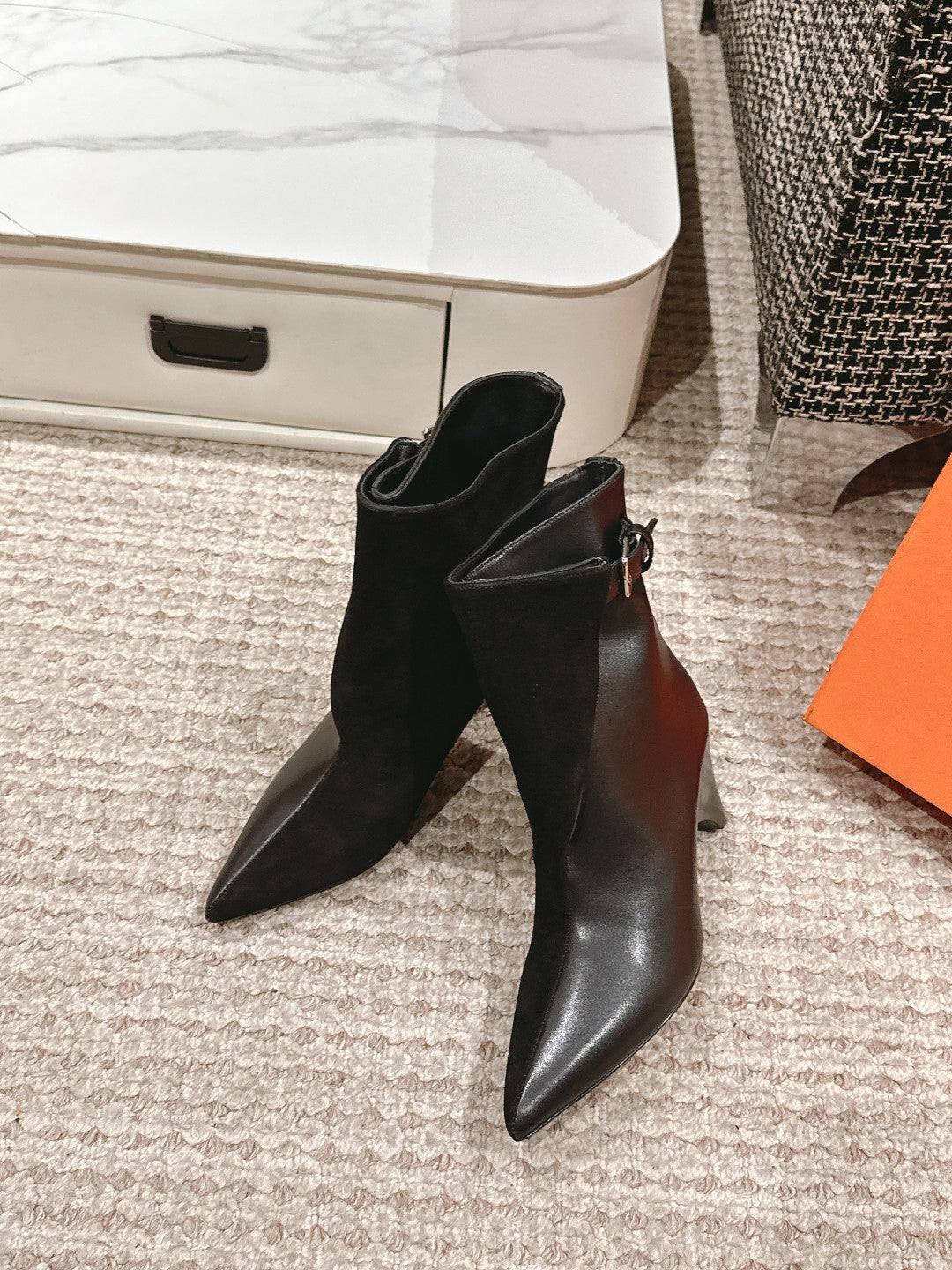 HERMES HILONA 6 CM ANKLE BOOTS IN BLACK CALFSKIN AND SUEDE