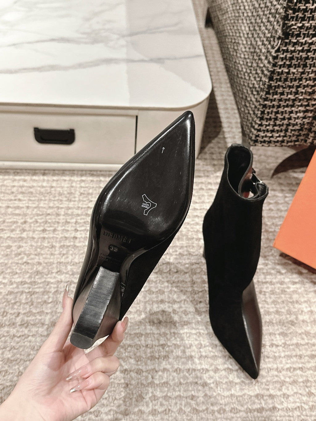 HERMES HILONA 6 CM ANKLE BOOTS IN BLACK CALFSKIN AND SUEDE