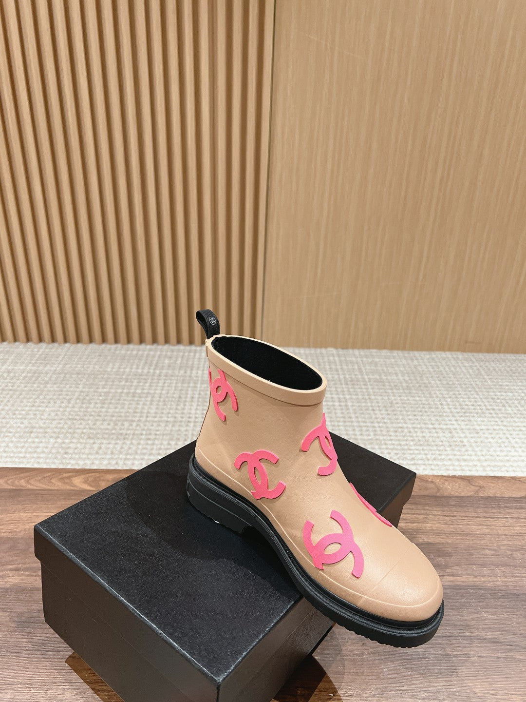 CHANEL RAIN BOOTS BEIGE CREAM TPU WITH PINK LOGO