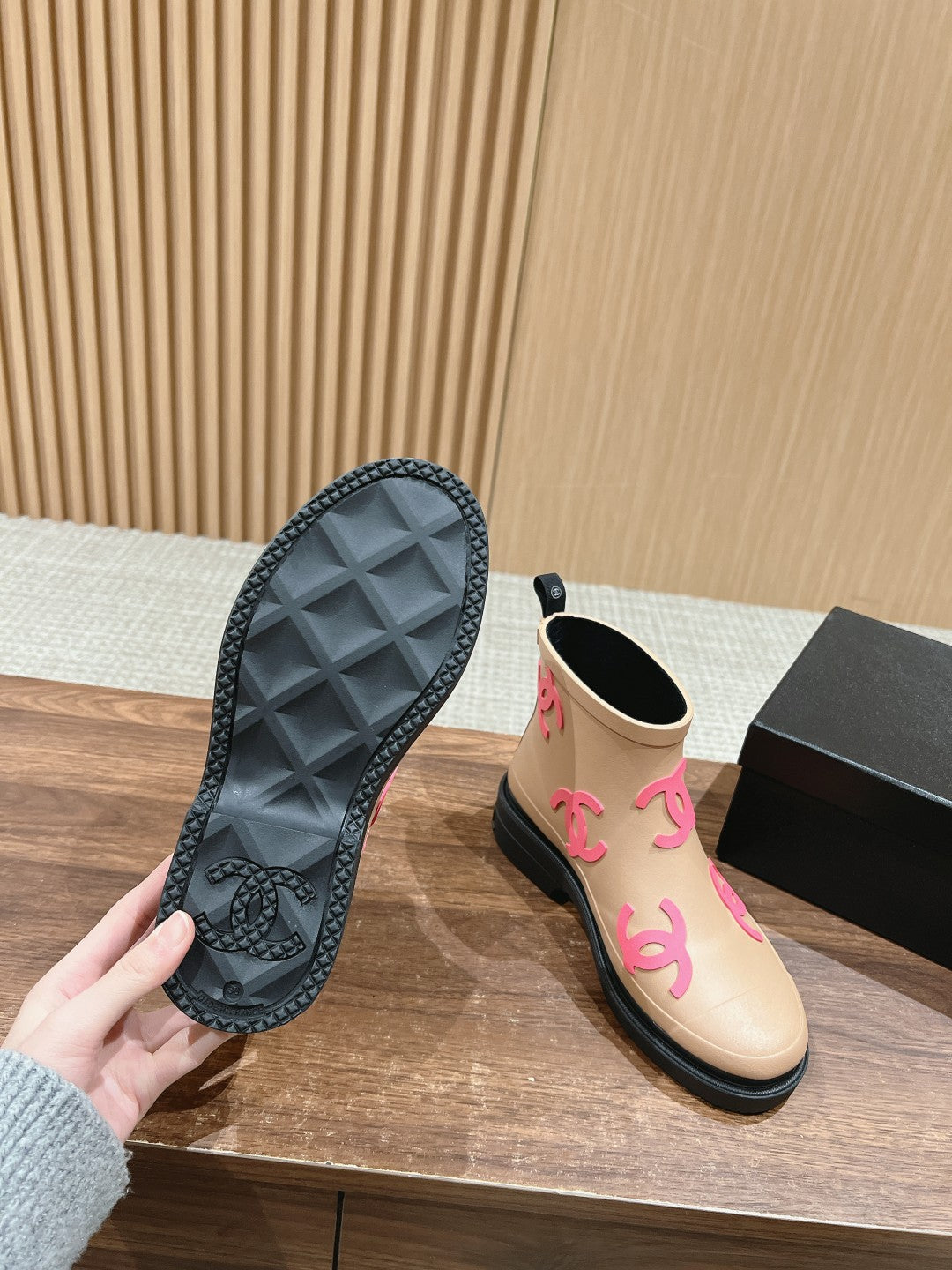 CHANEL RAIN BOOTS BEIGE CREAM TPU WITH PINK LOGO