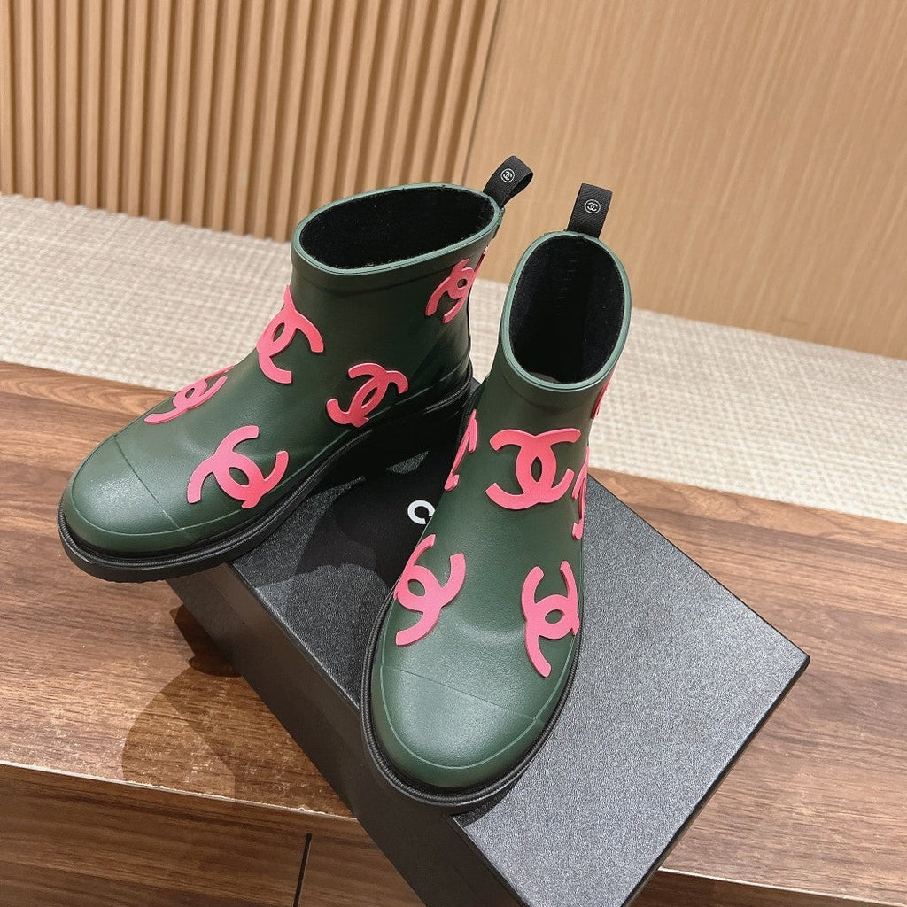 CHANEL RAIN BOOTS GREEN FOREST TPU WITH PINK LOGO