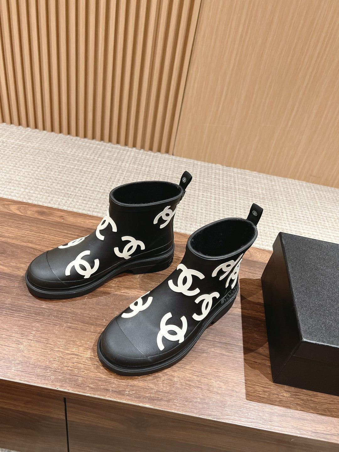 CHANEL RAIN BOOTS BLACK TPU WITH WHITE LOGO