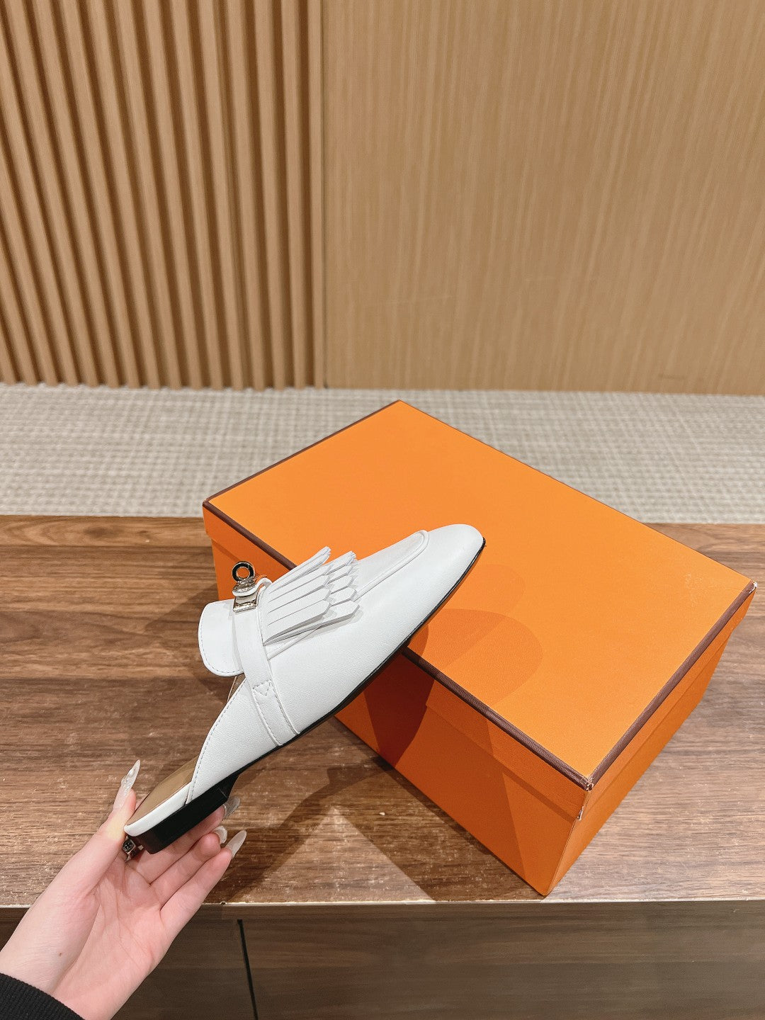 HERMES 0Z Mule Fringed White