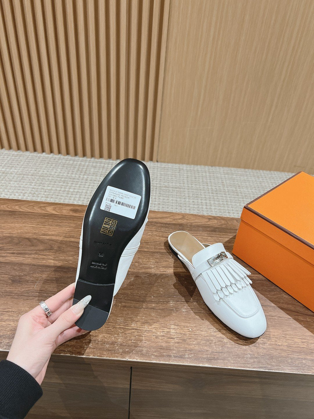 HERMES 0Z Mule Fringed White