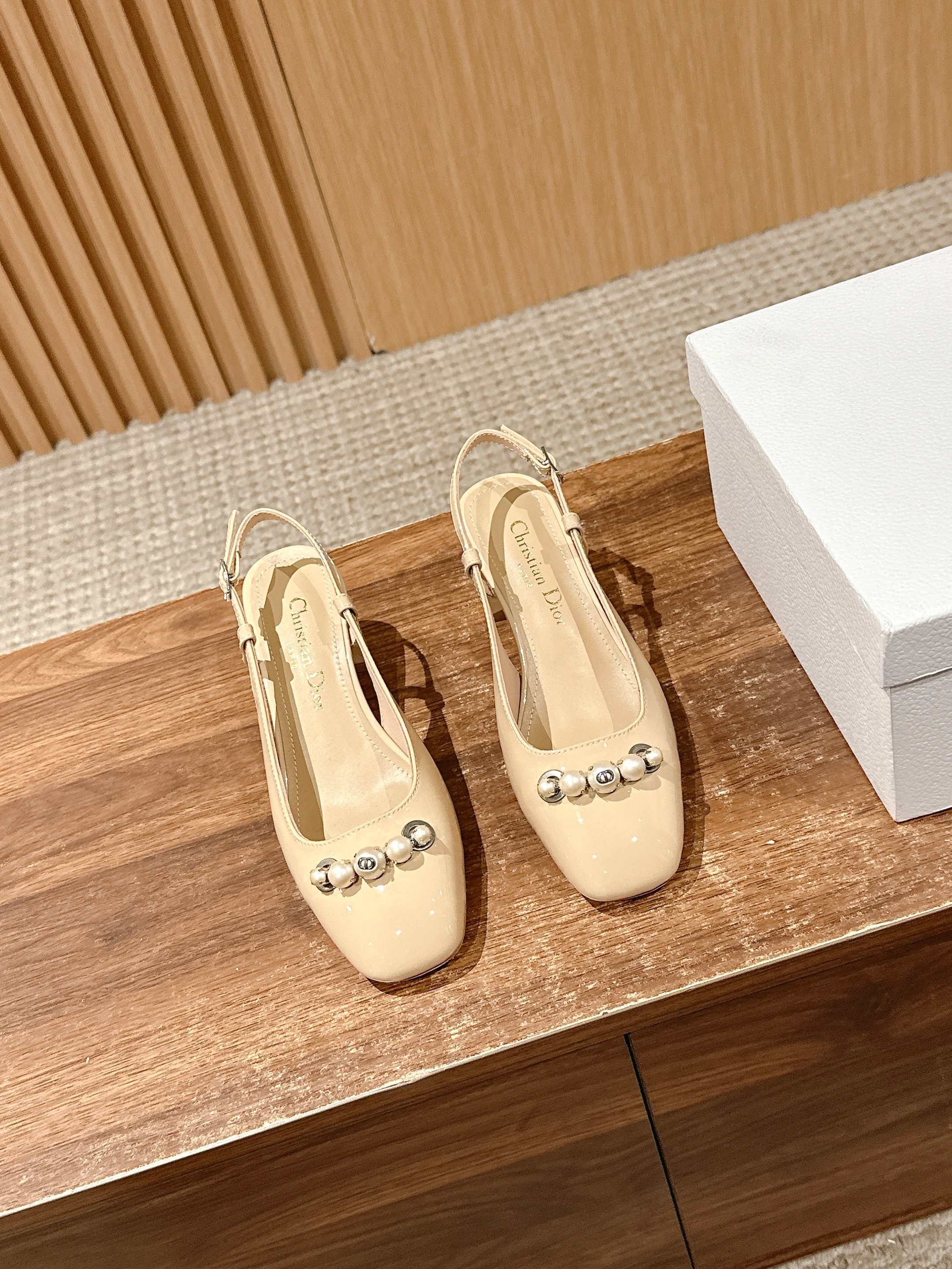 DIOR HIGH SLINGBACK 55 MM 25S IN BEIGE LAMBSKIN PEARL DETAILING