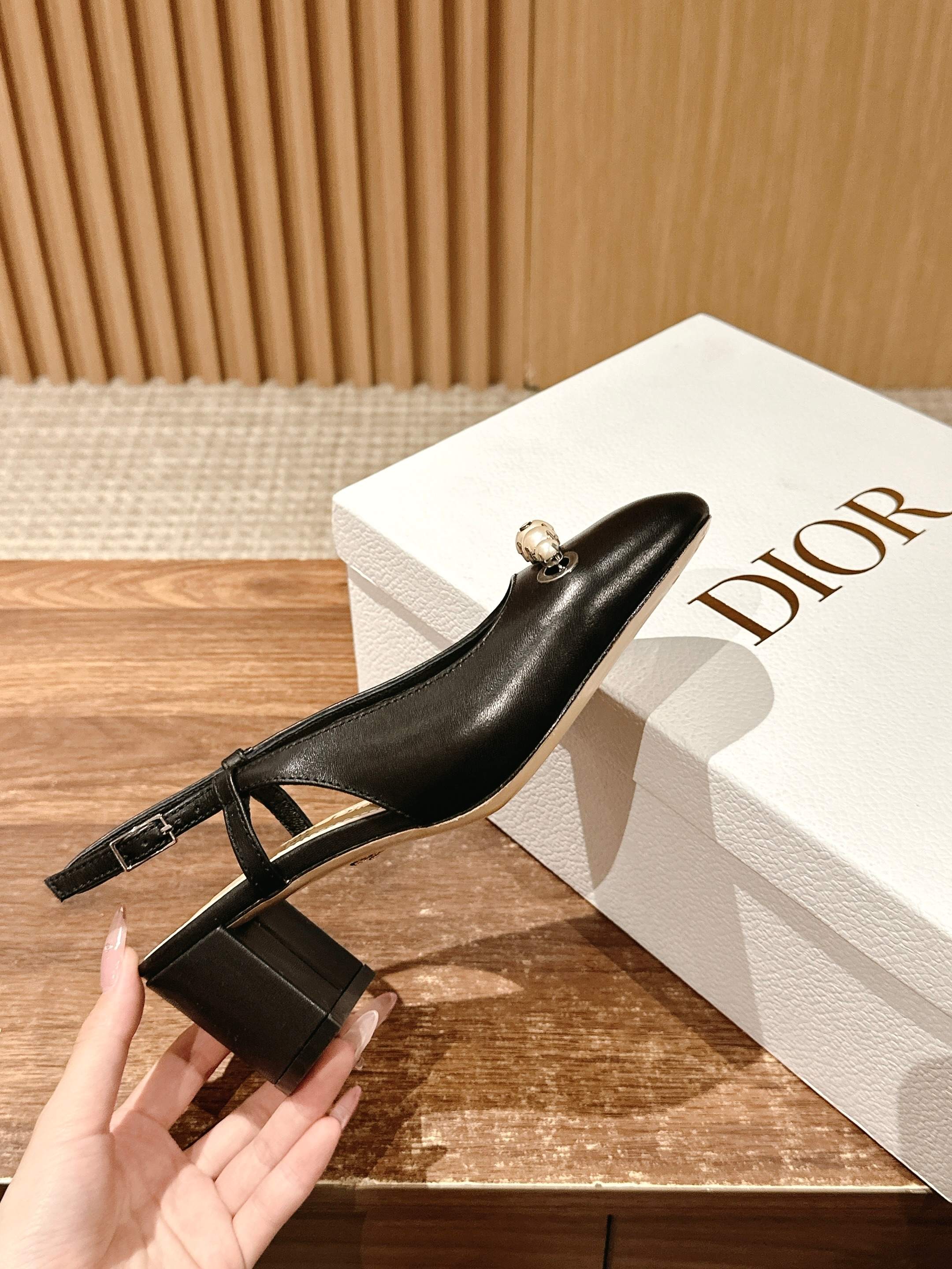 DIOR HIGH SLINGBACK 55 MM 25S IN BLACK LAMBSKIN PEARL DETAILING