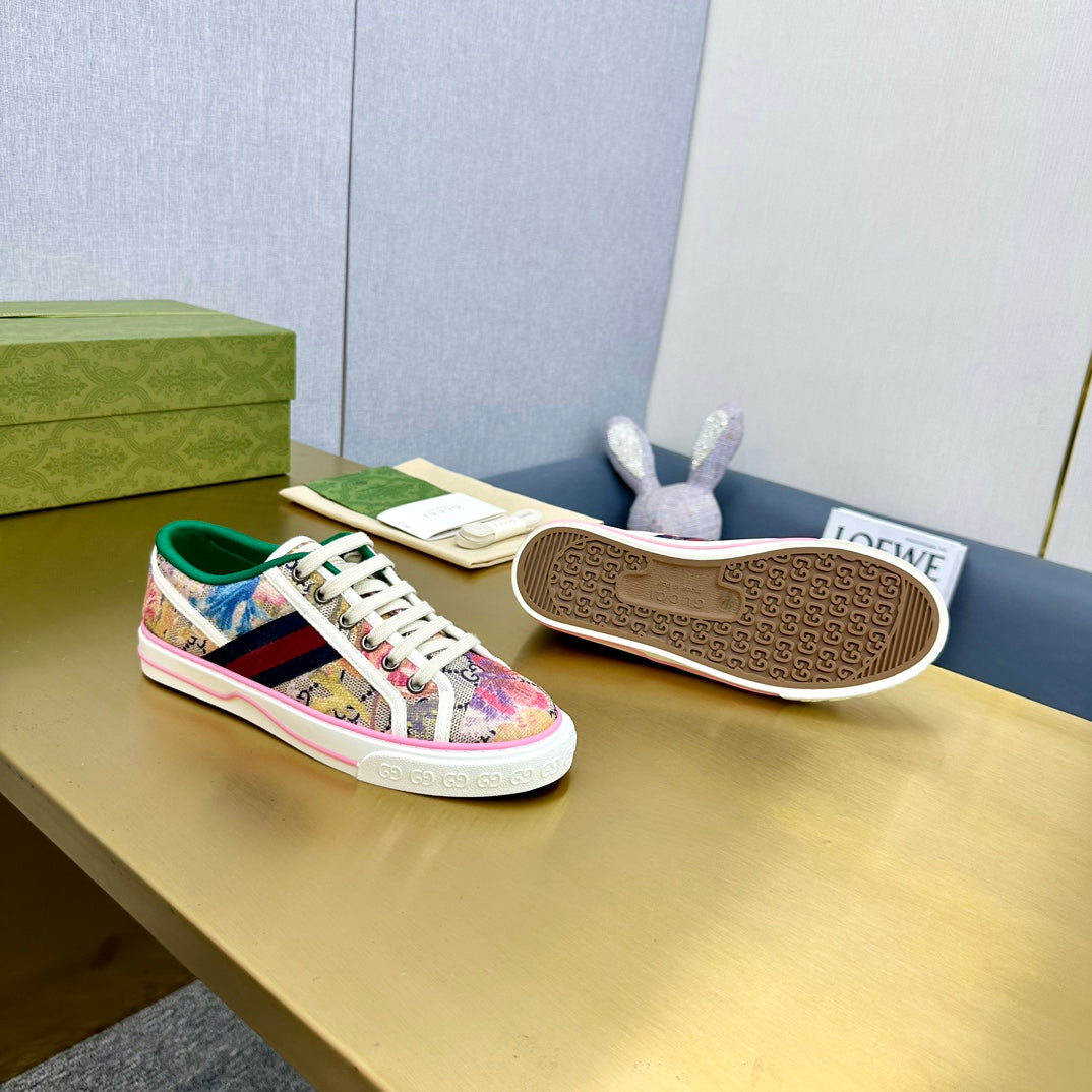GUCCI TENNIS 1977 TRAINER CANVAS WITH FLOWERS MOTIF