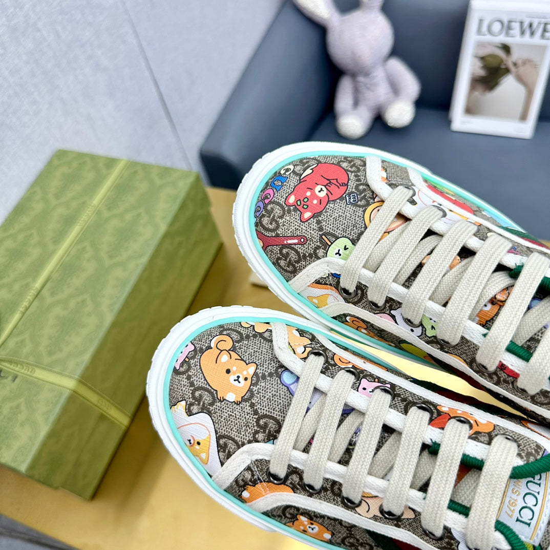 GUCCI TENNIS 1977 TRAINER CANVAS WITH ANIMALS MOTIF