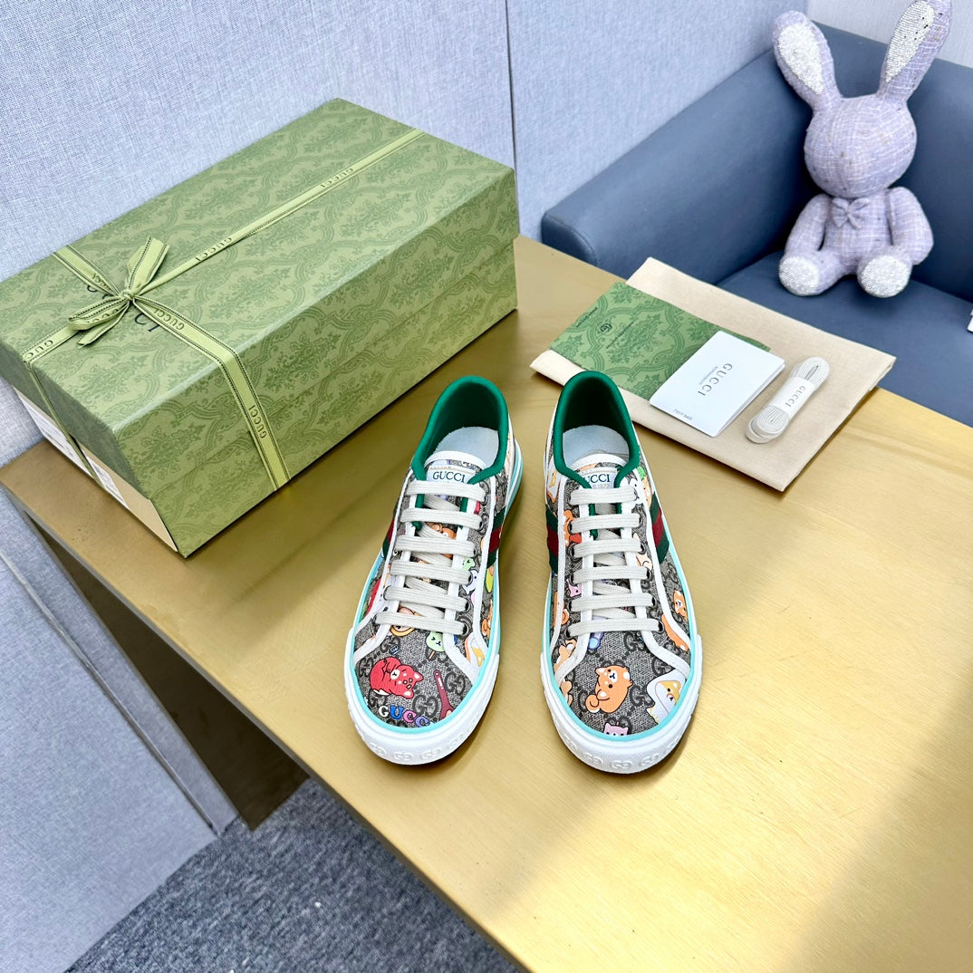GUCCI TENNIS 1977 TRAINER CANVAS WITH ANIMALS MOTIF